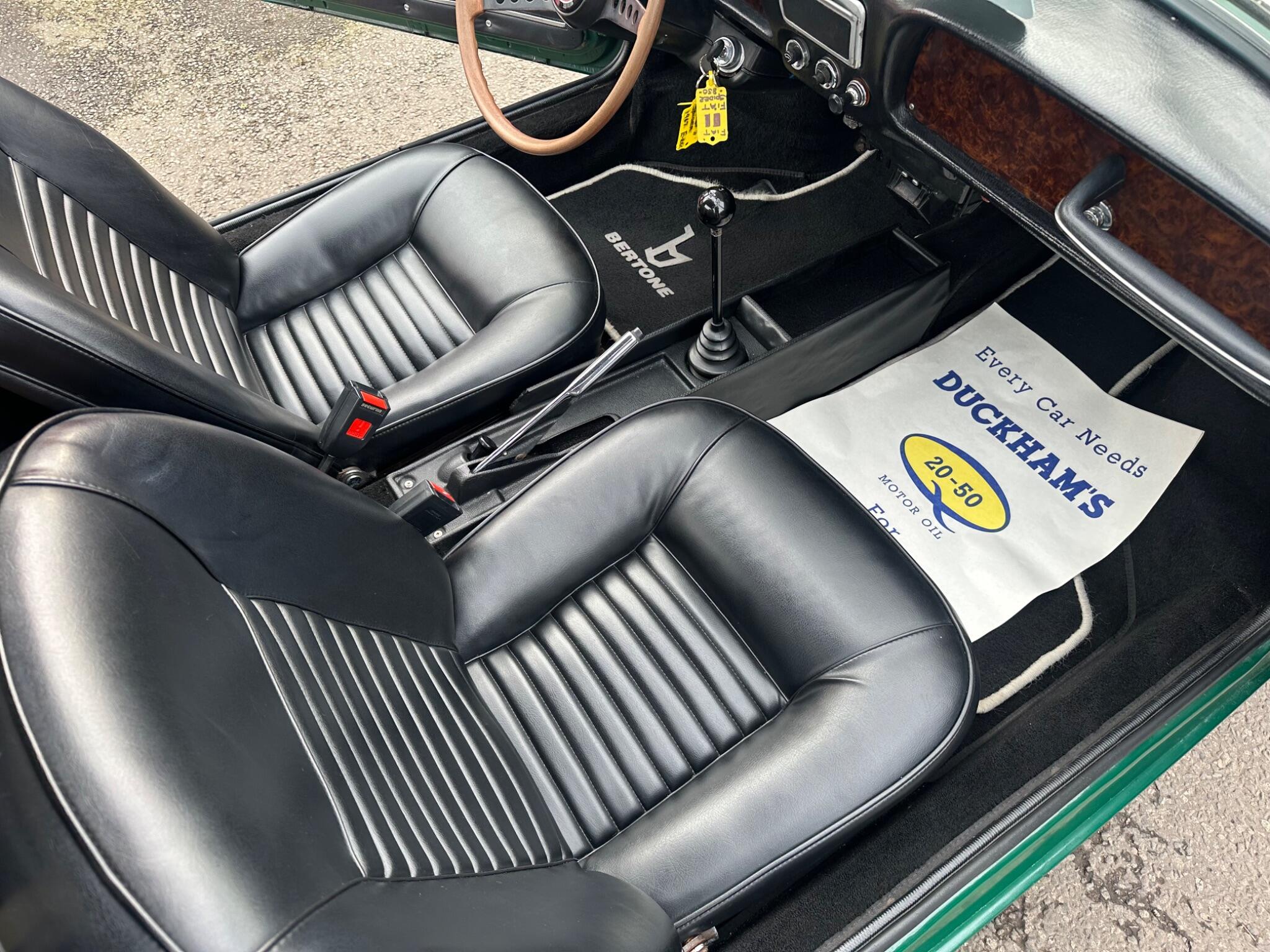 Fiat 850 view 18