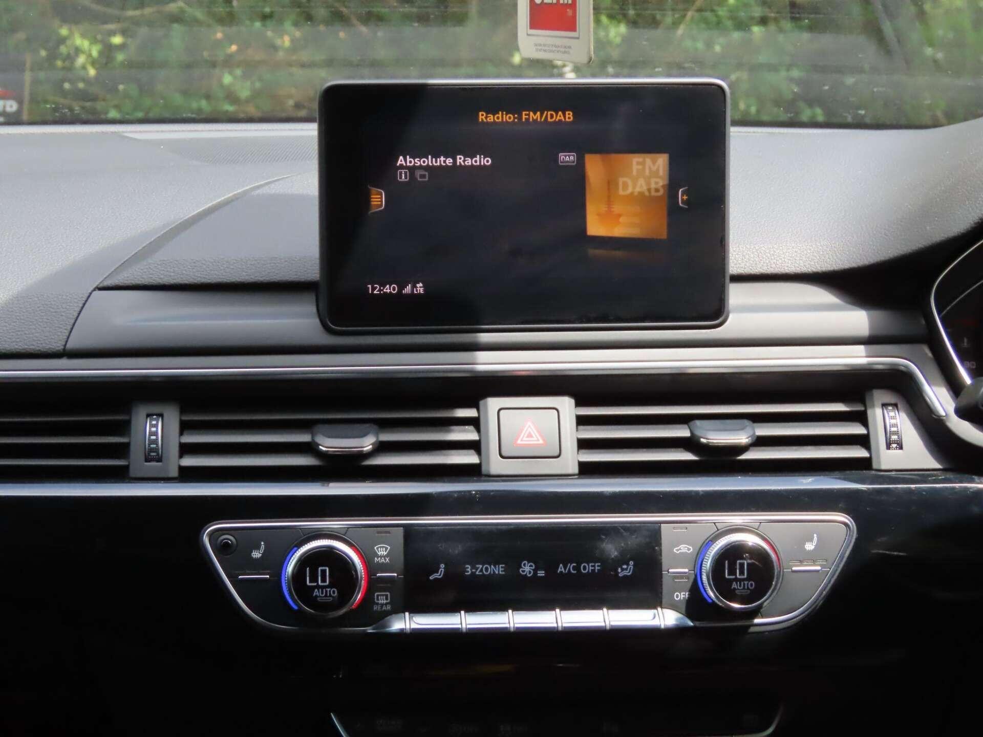 Audi A4 view 10