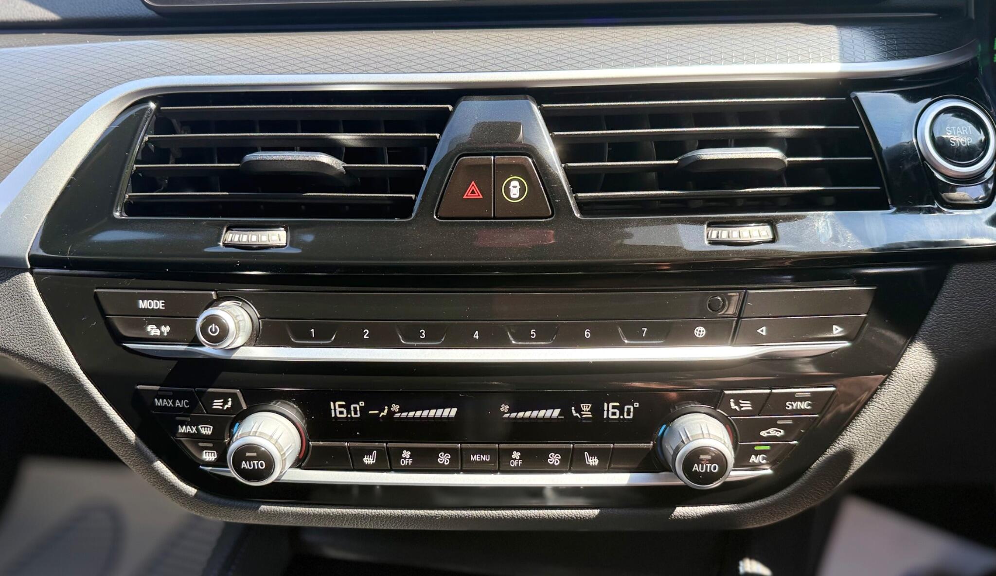 BMW 5 Series view 27