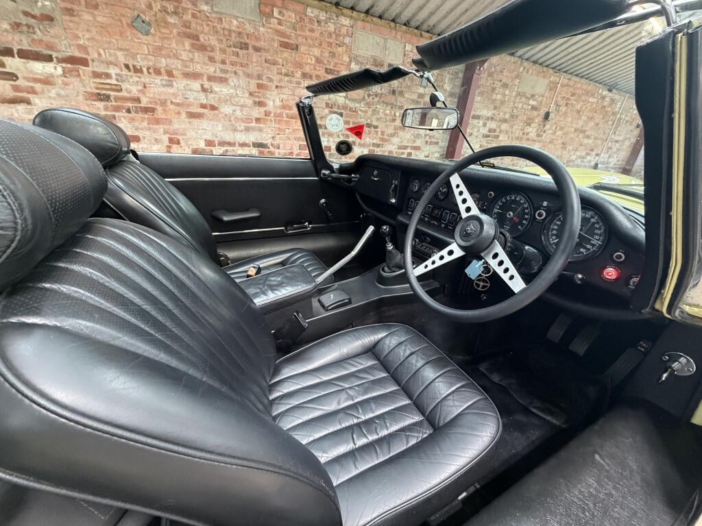 Jaguar E-Type view 12