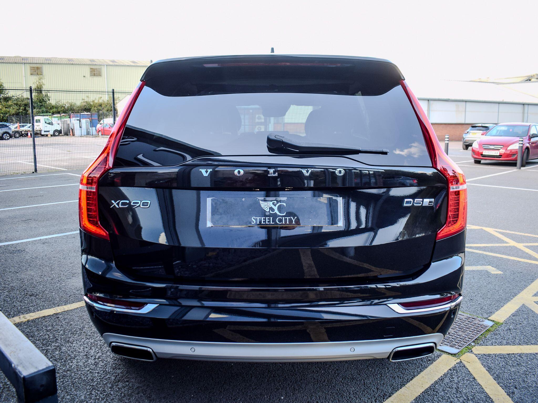 Volvo XC90 view 6