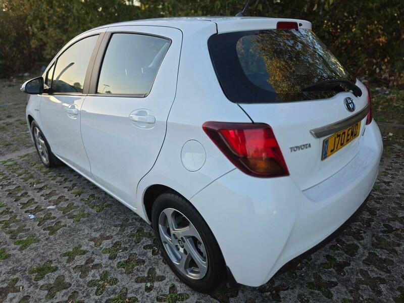 Toyota Yaris view 33
