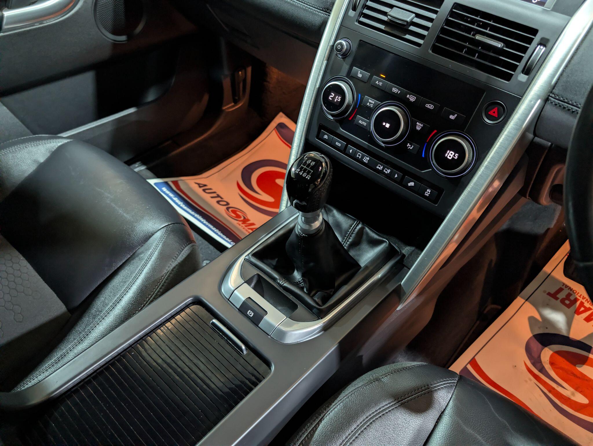 Land Rover Discovery Sport view 48