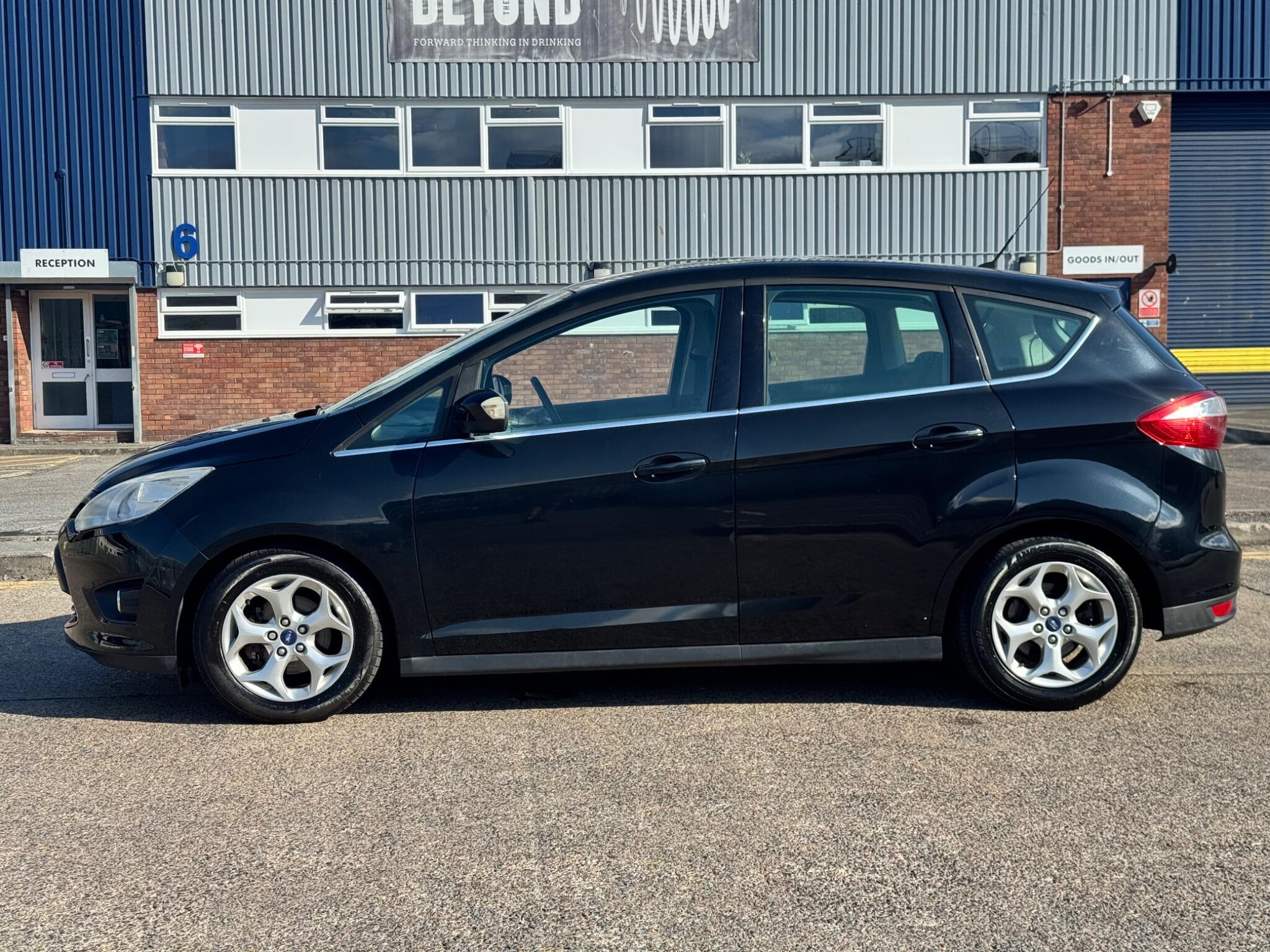 Ford C-Max view 12