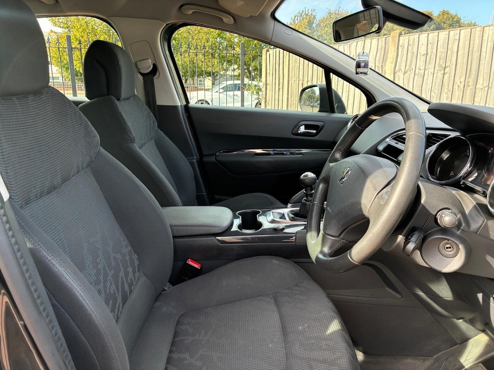 Peugeot 3008 view 12