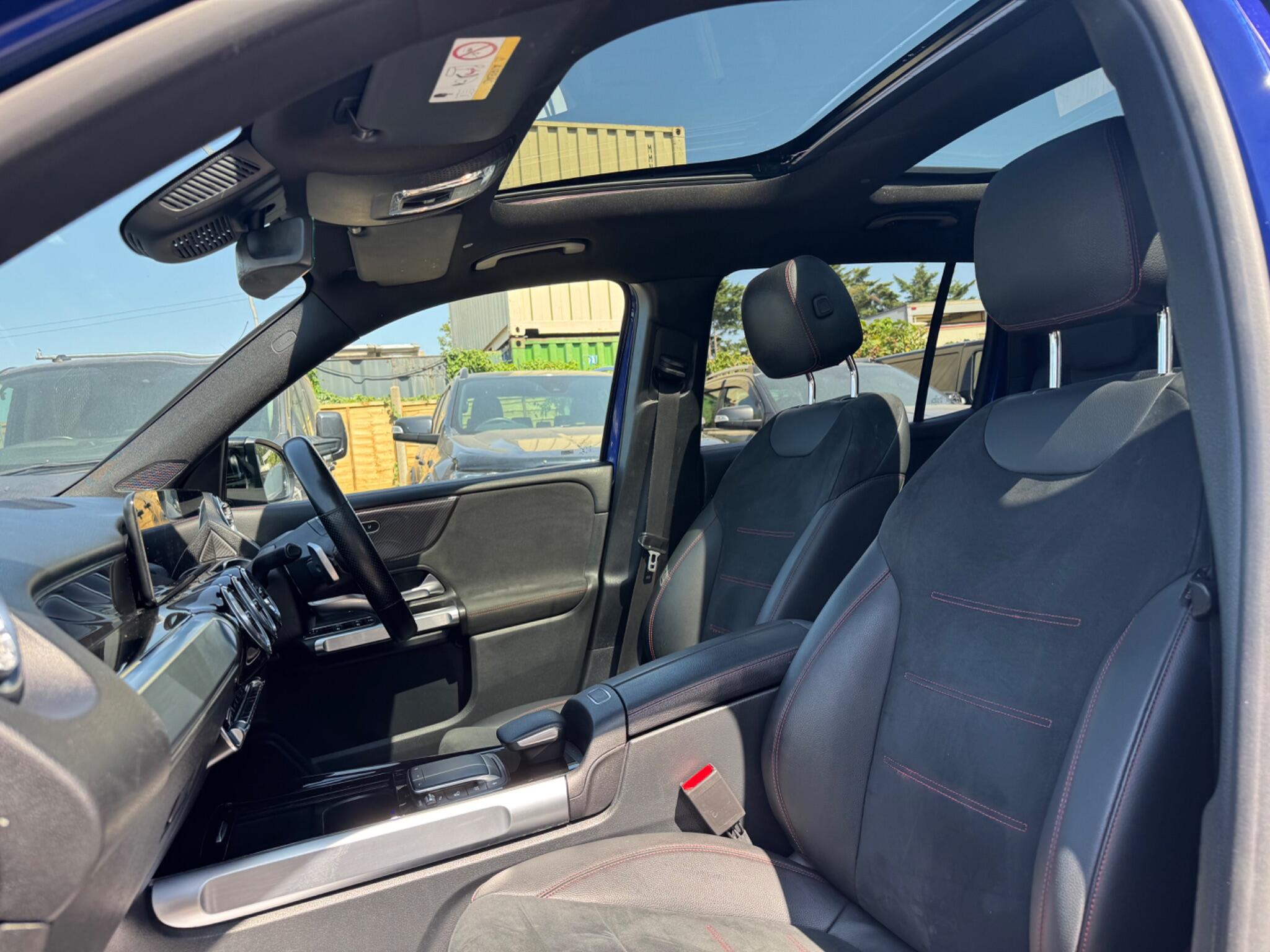 Mercedes-Benz GLB view 48