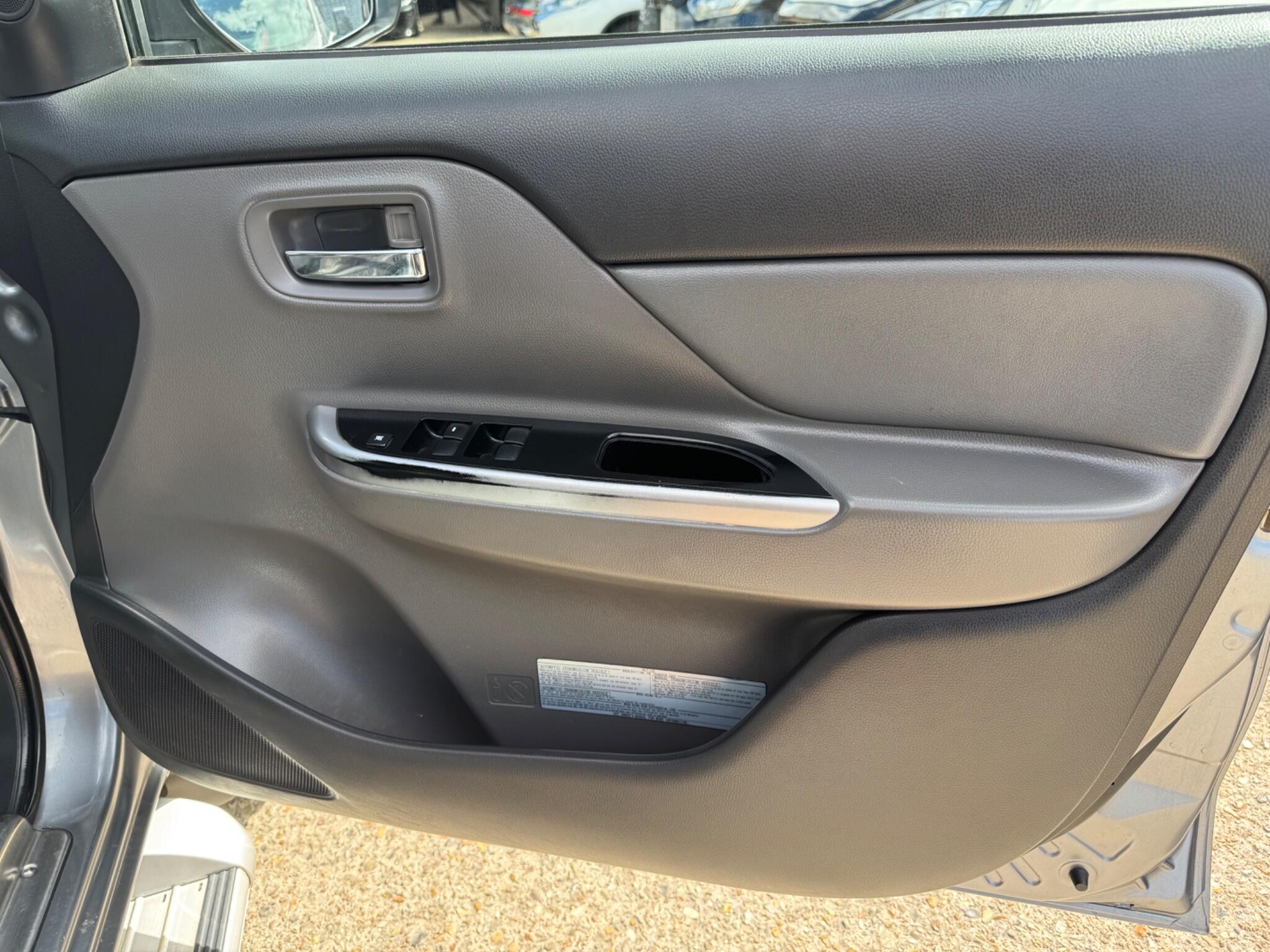 Mitsubishi L200 view 37