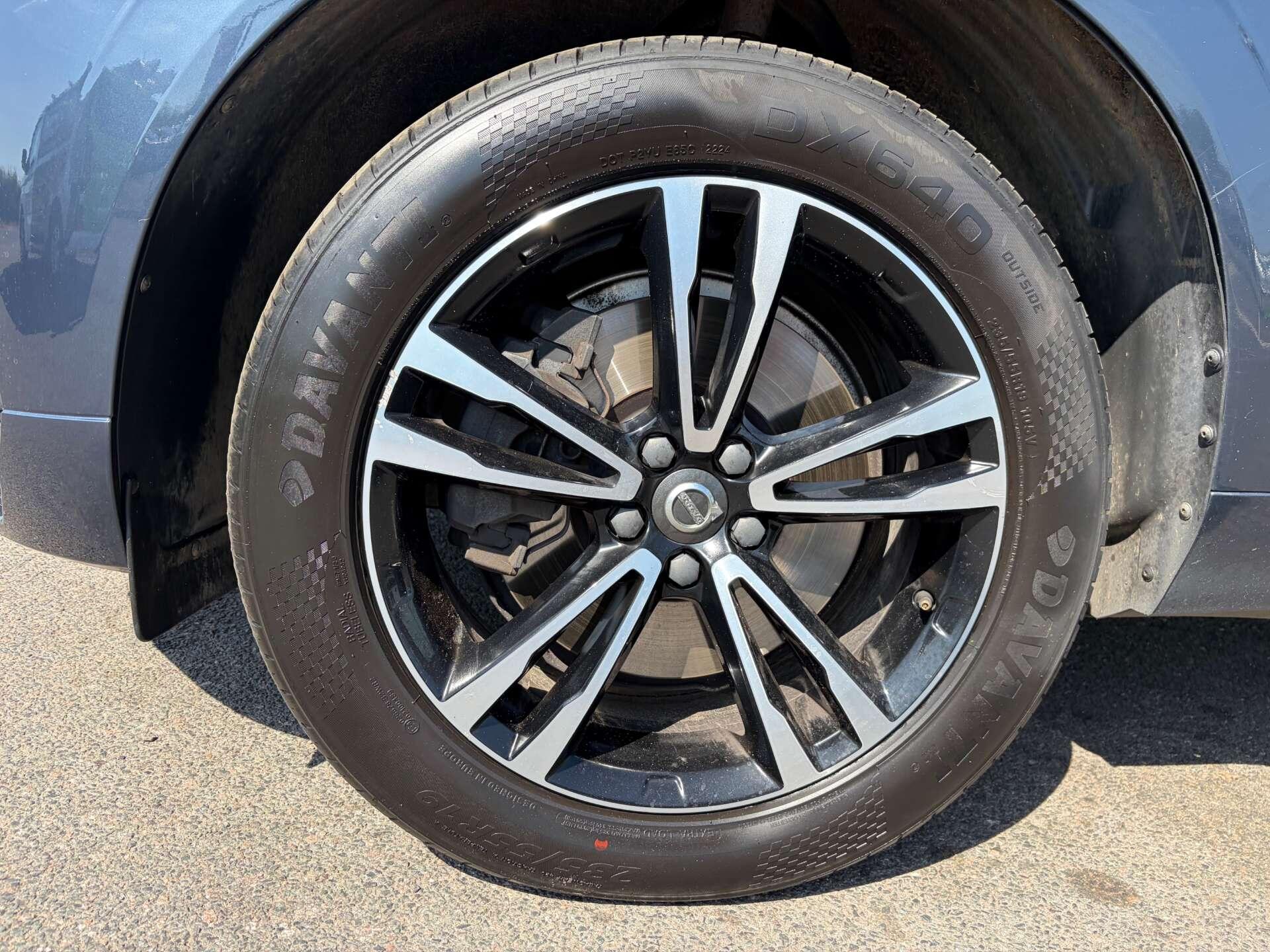Volvo XC60 view 13