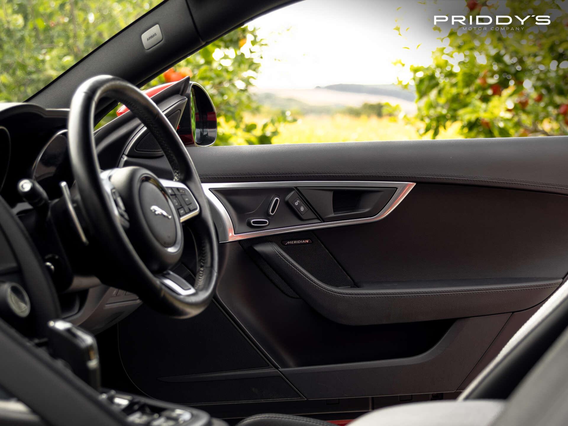 Jaguar F-Type view 19