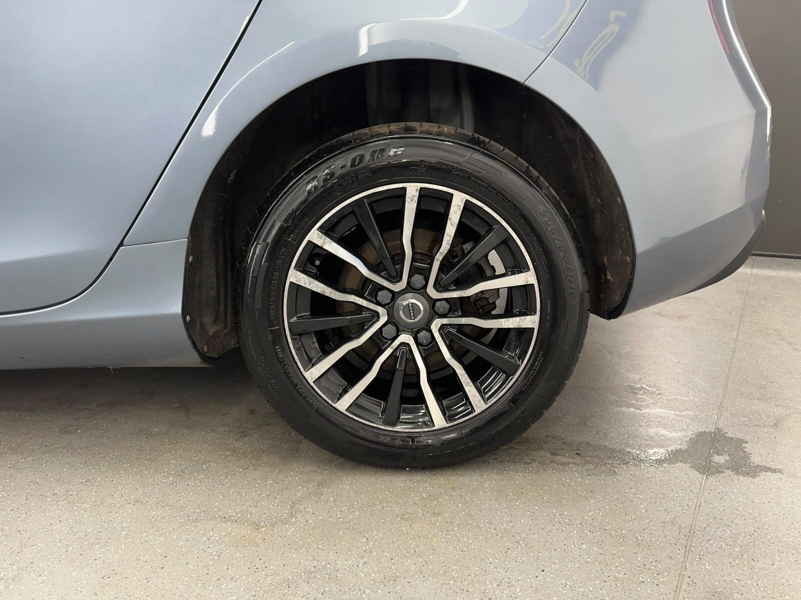 Volvo V40 view 19