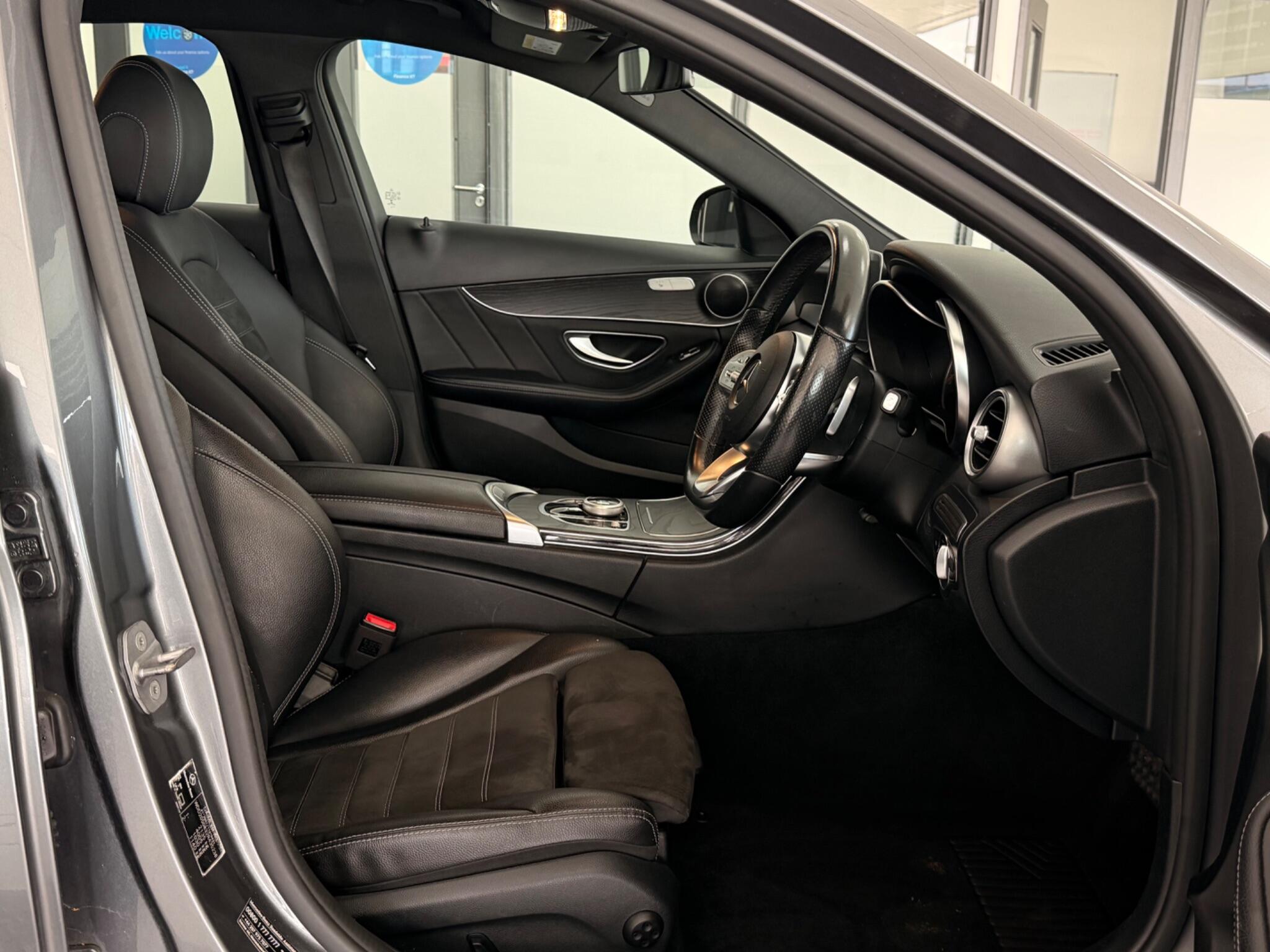Mercedes-Benz C-Class view 18