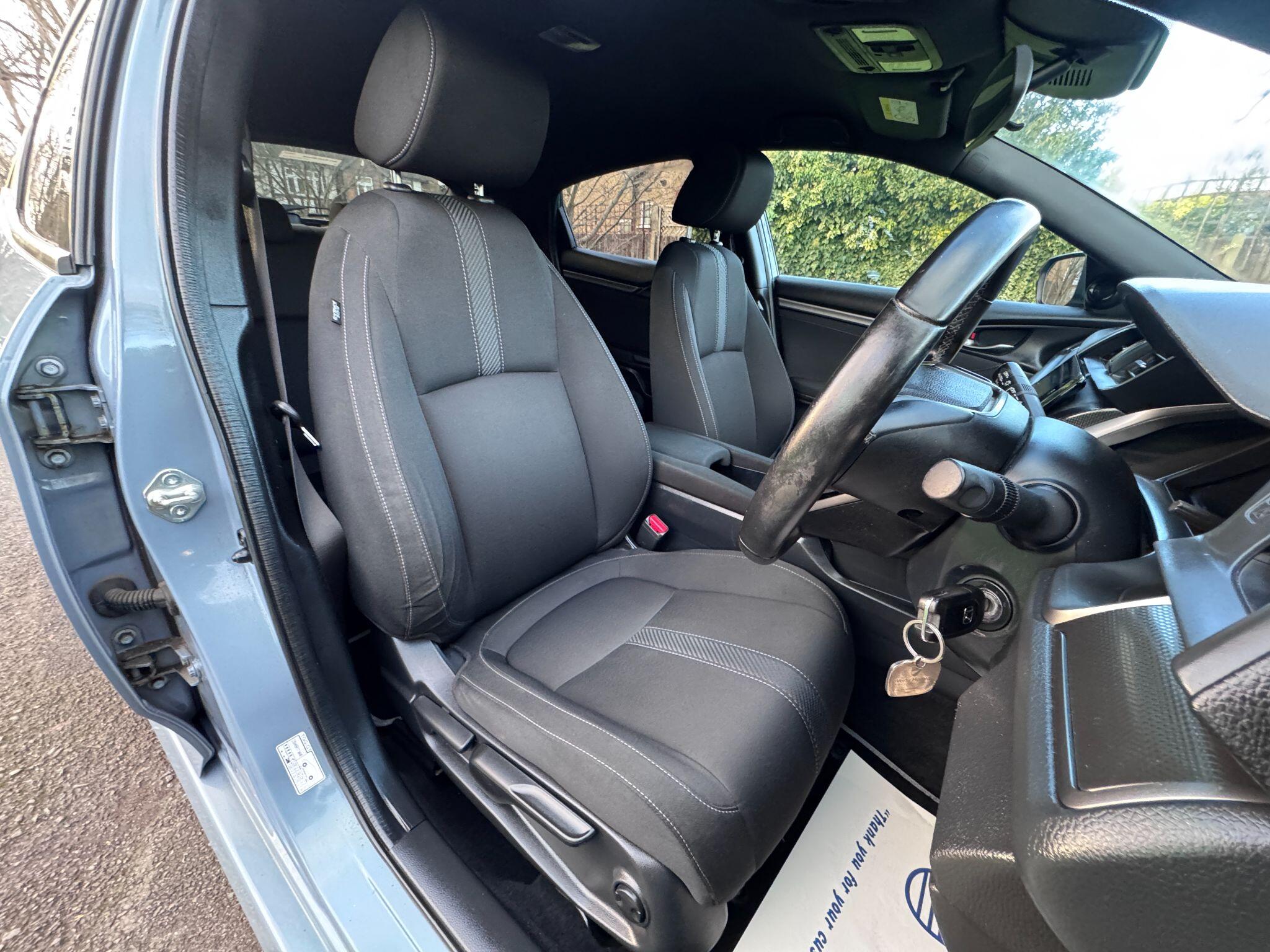 2017 Honda Civic image 34