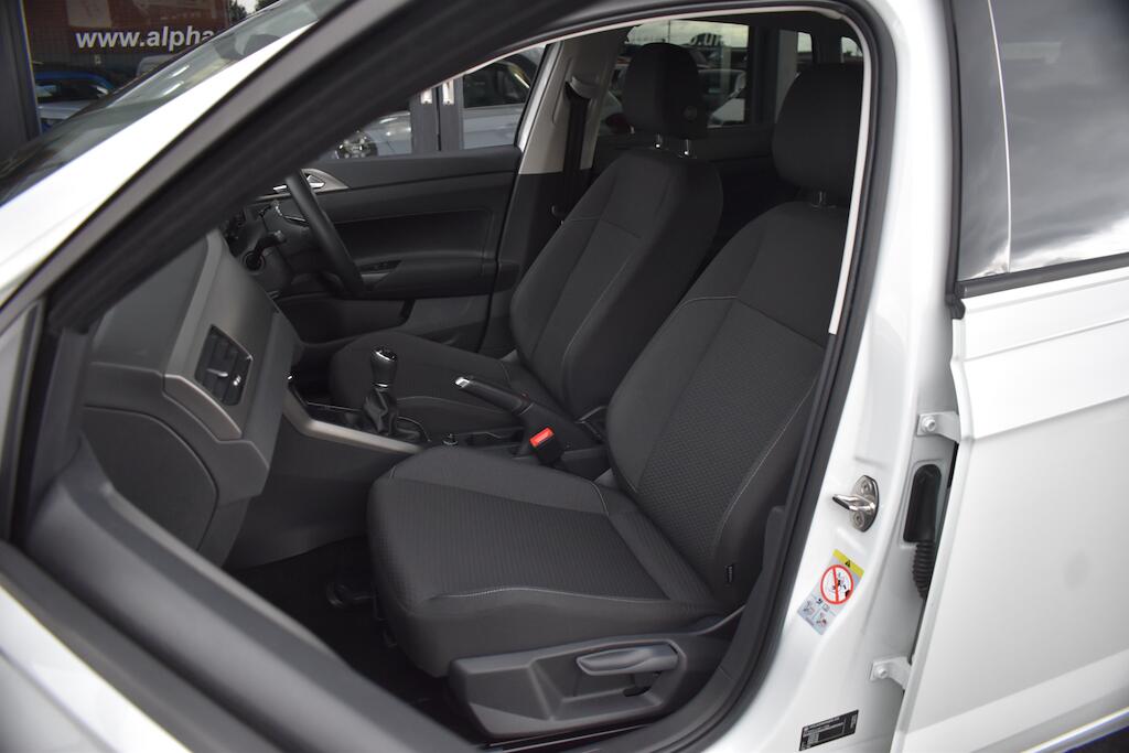 Volkswagen Polo view 12