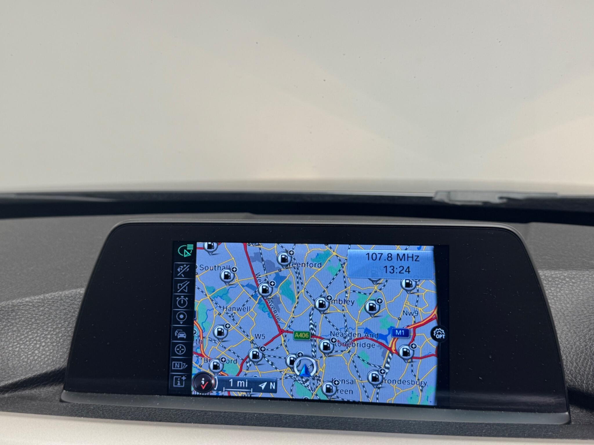BMW 3 Series view 19