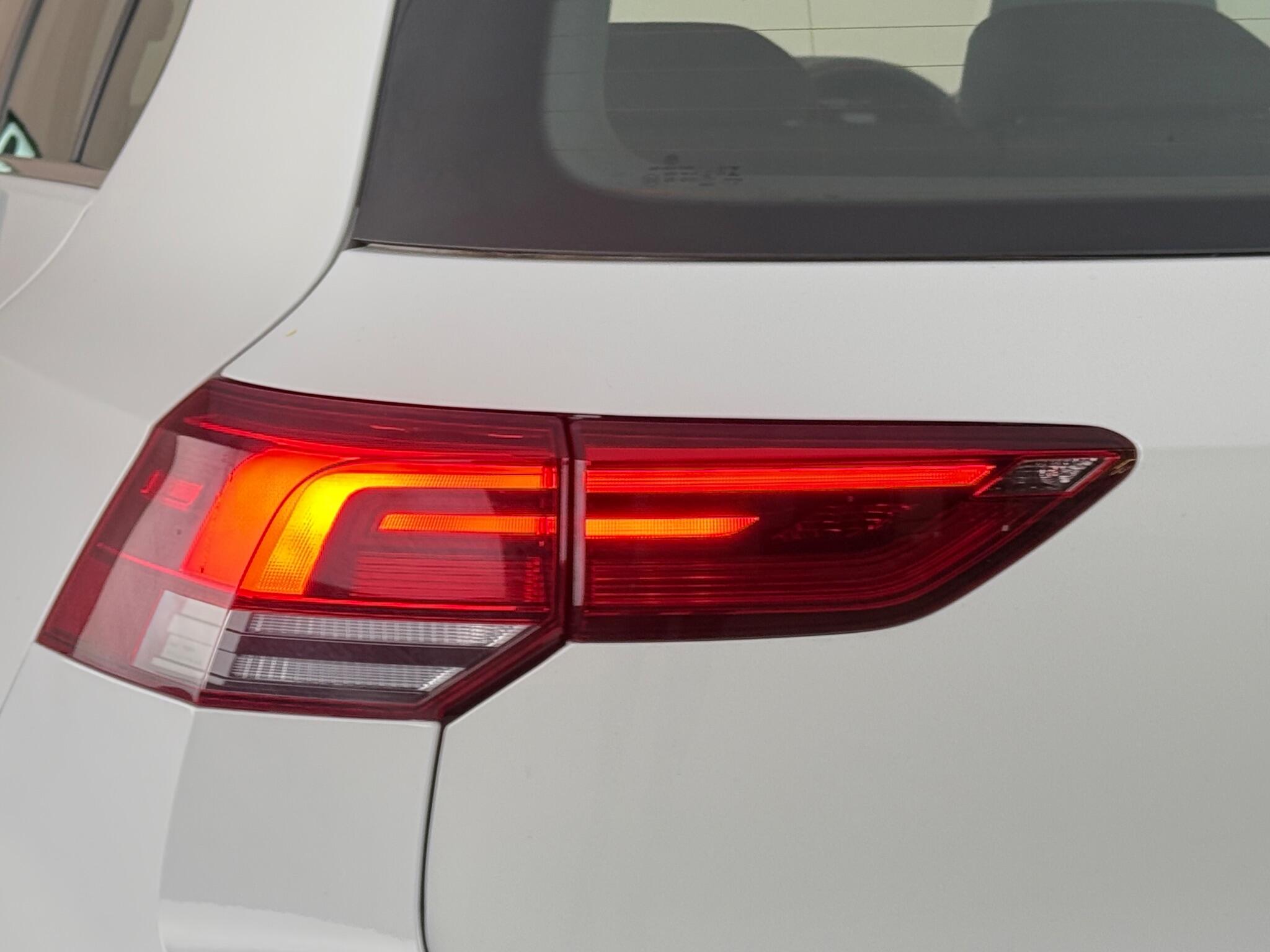 Volkswagen Golf view 11