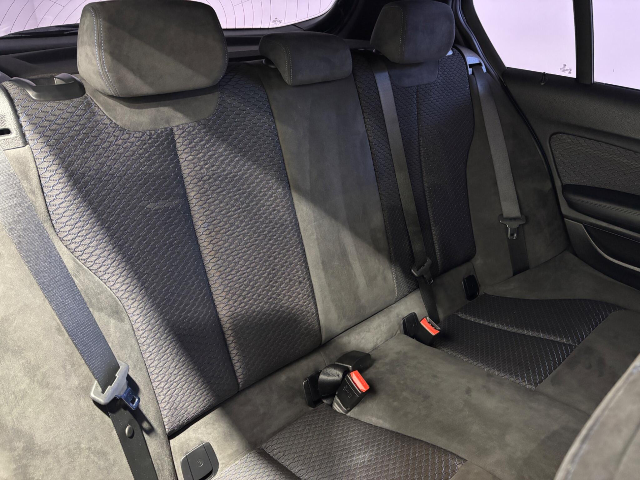 BMW 1 Series view 17