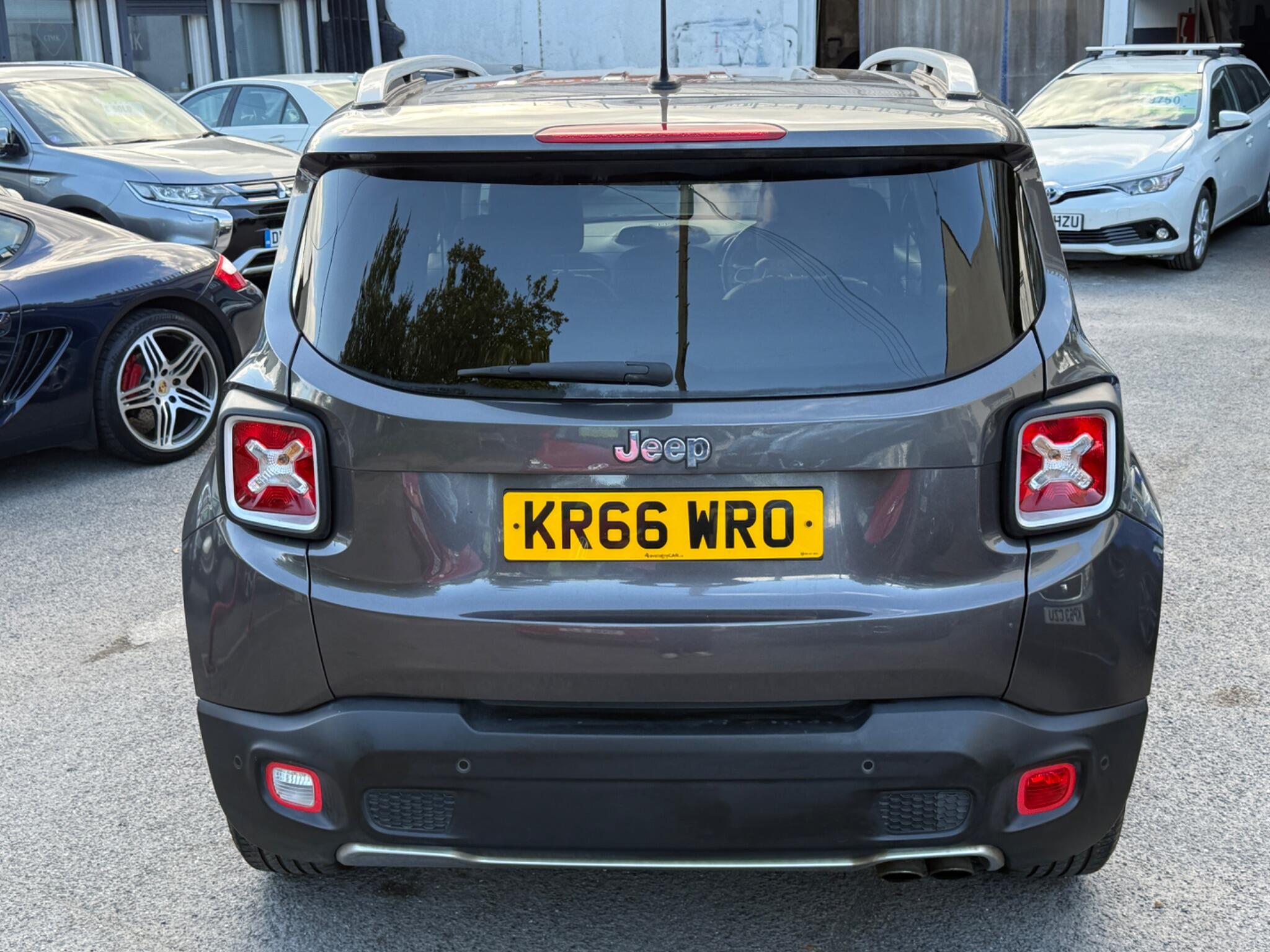 Jeep Renegade - Image 16