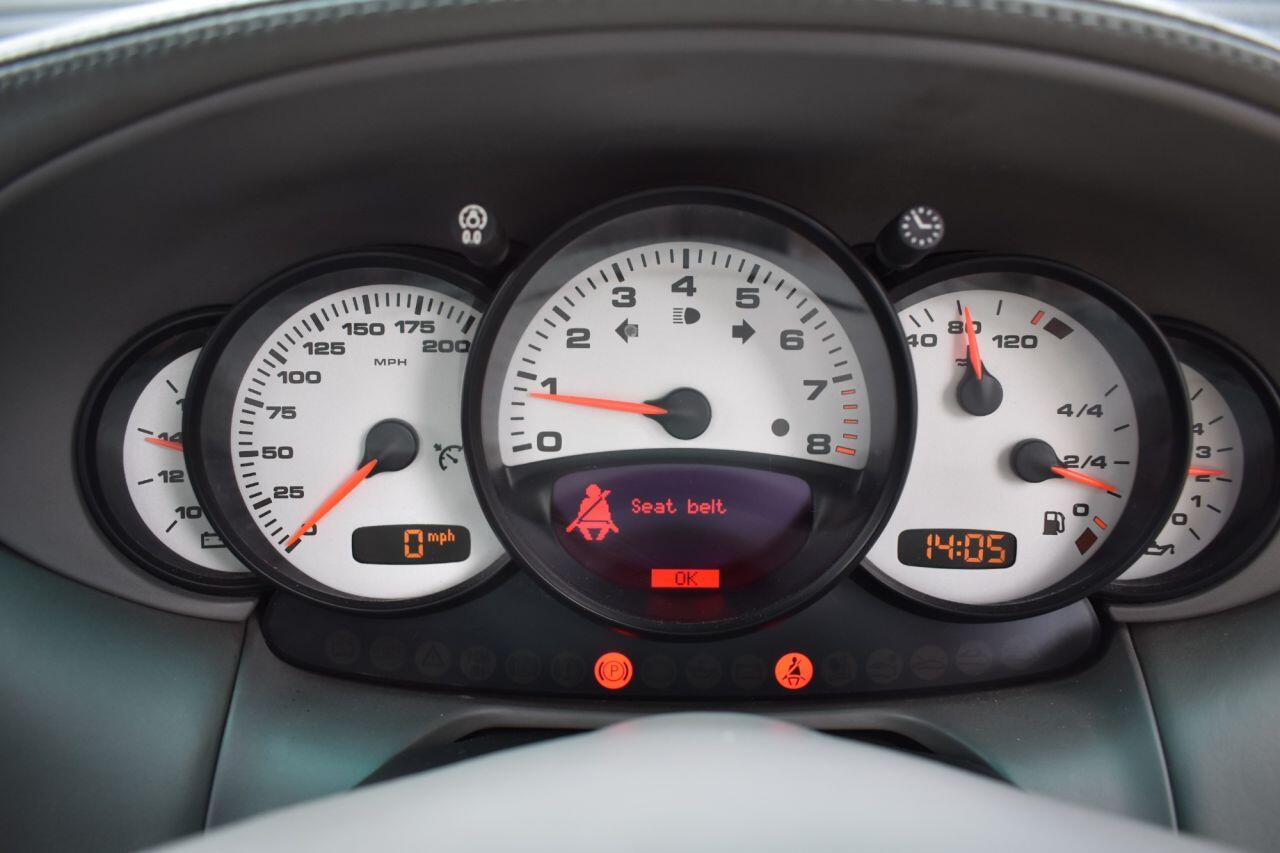 Porsche 911 view 28