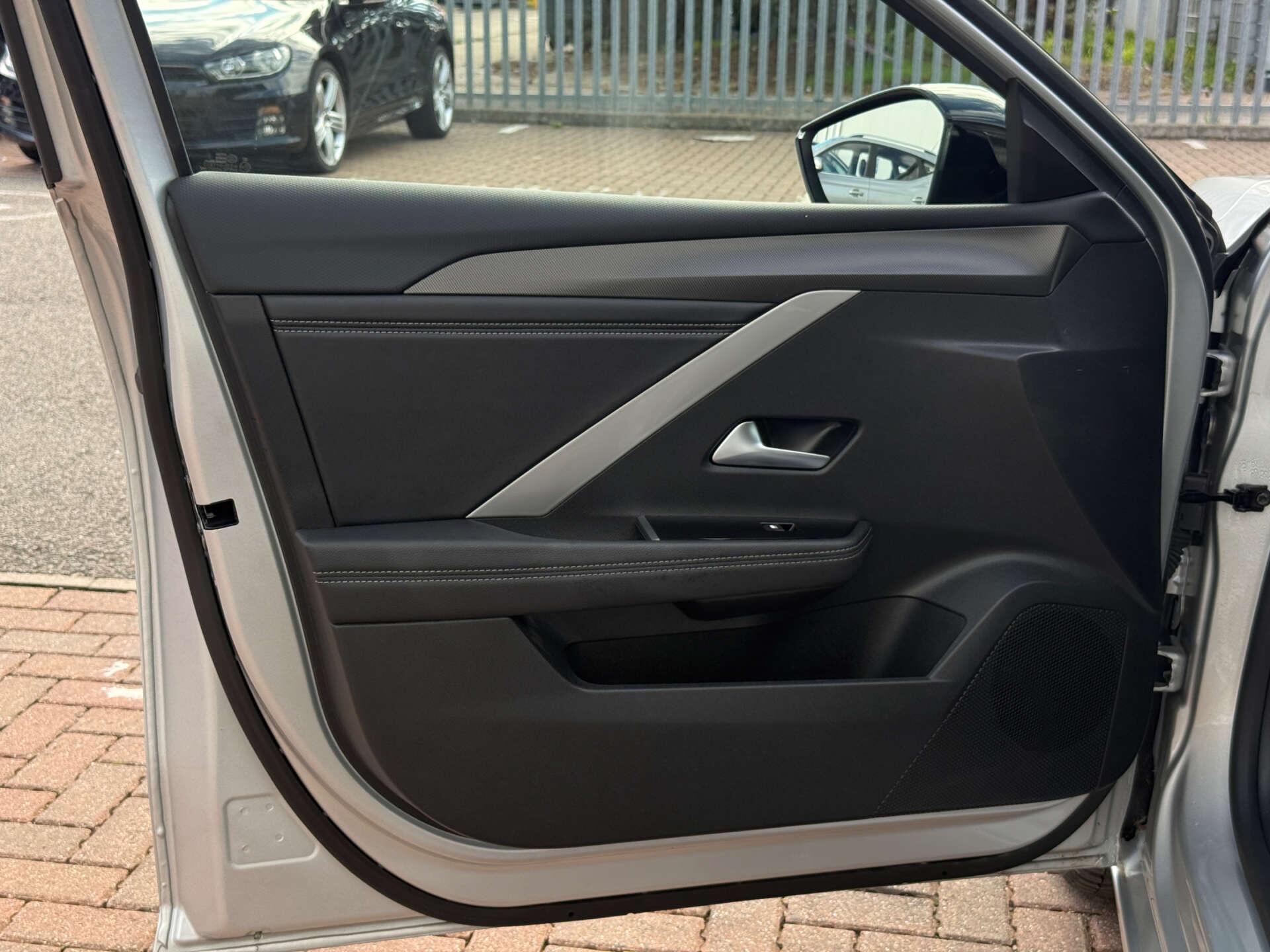Vauxhall Astra Electric view 41