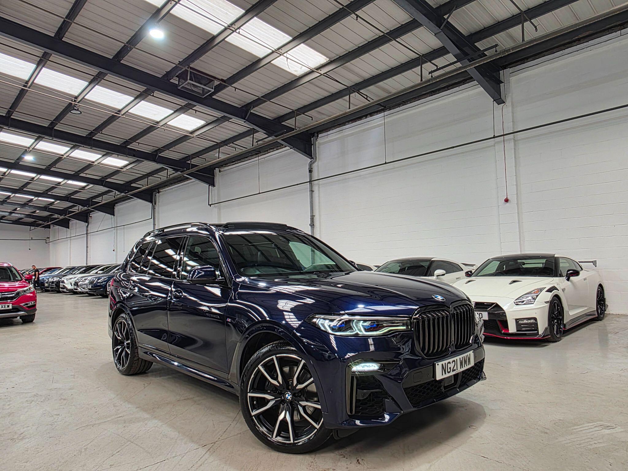 BMW X7 view 3