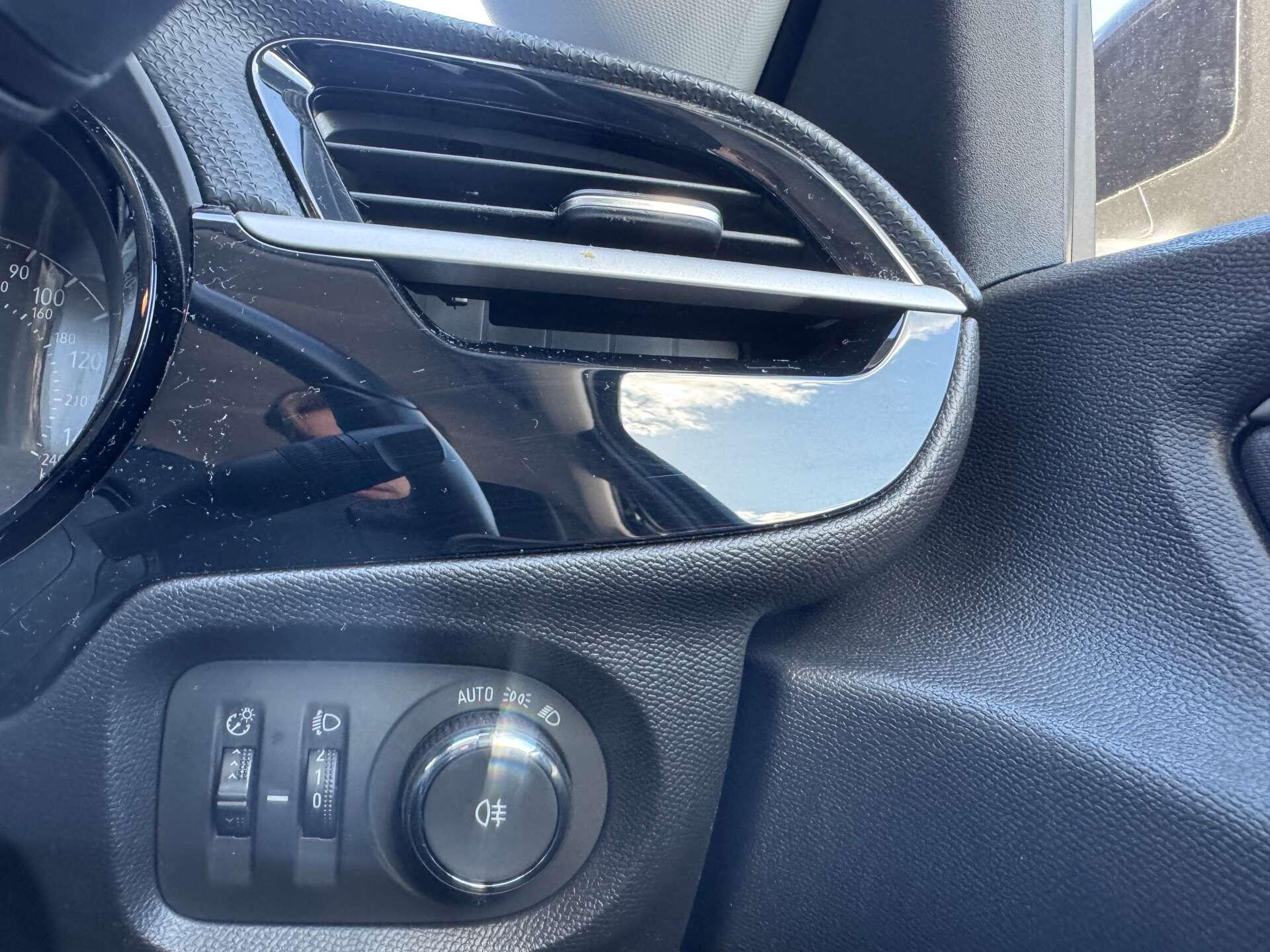 Vauxhall Corsa view 23