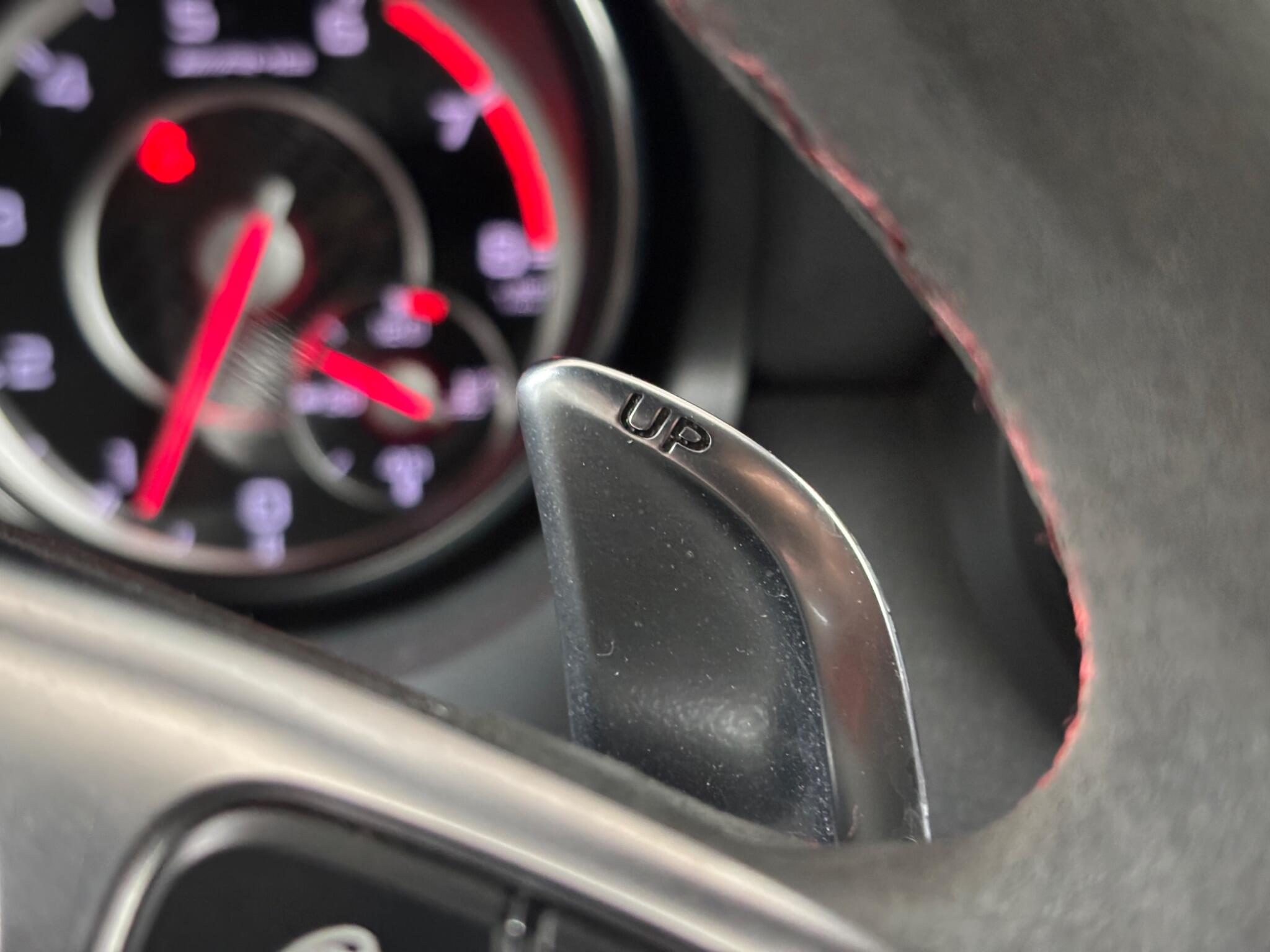 Mercedes-Benz Cla view 39