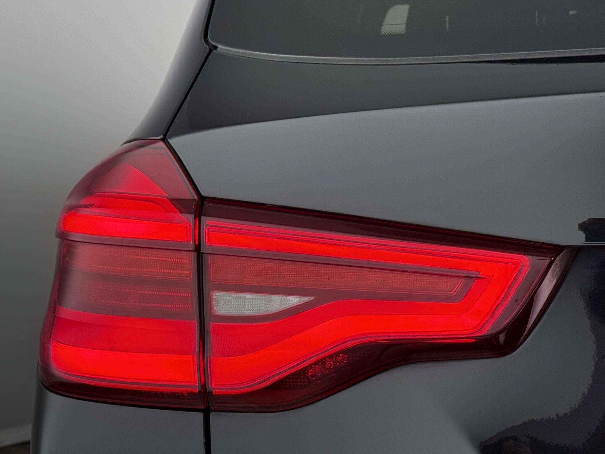 BMW X3 view 9