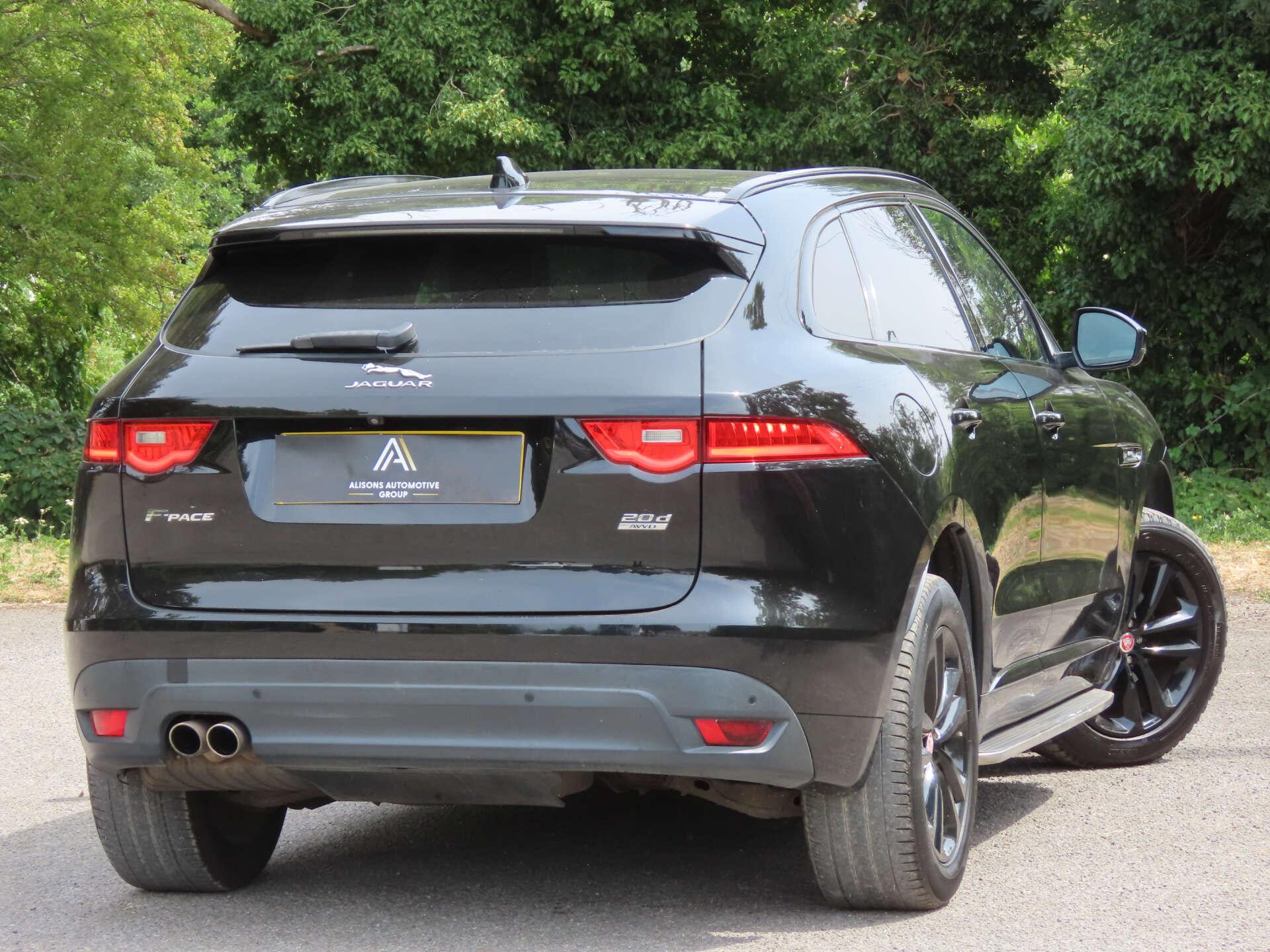 Jaguar F-Pace view 4