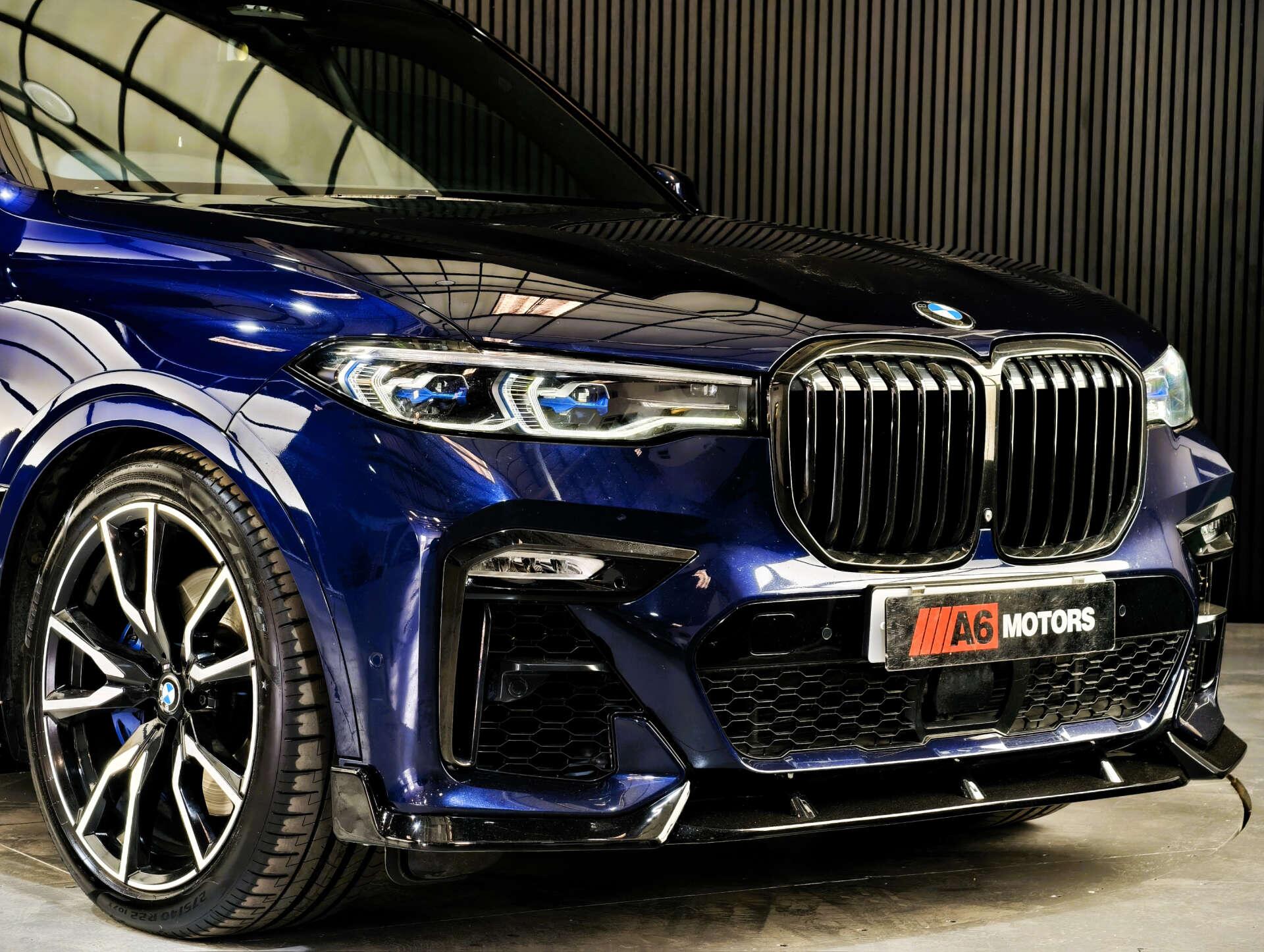 BMW X7 view 24