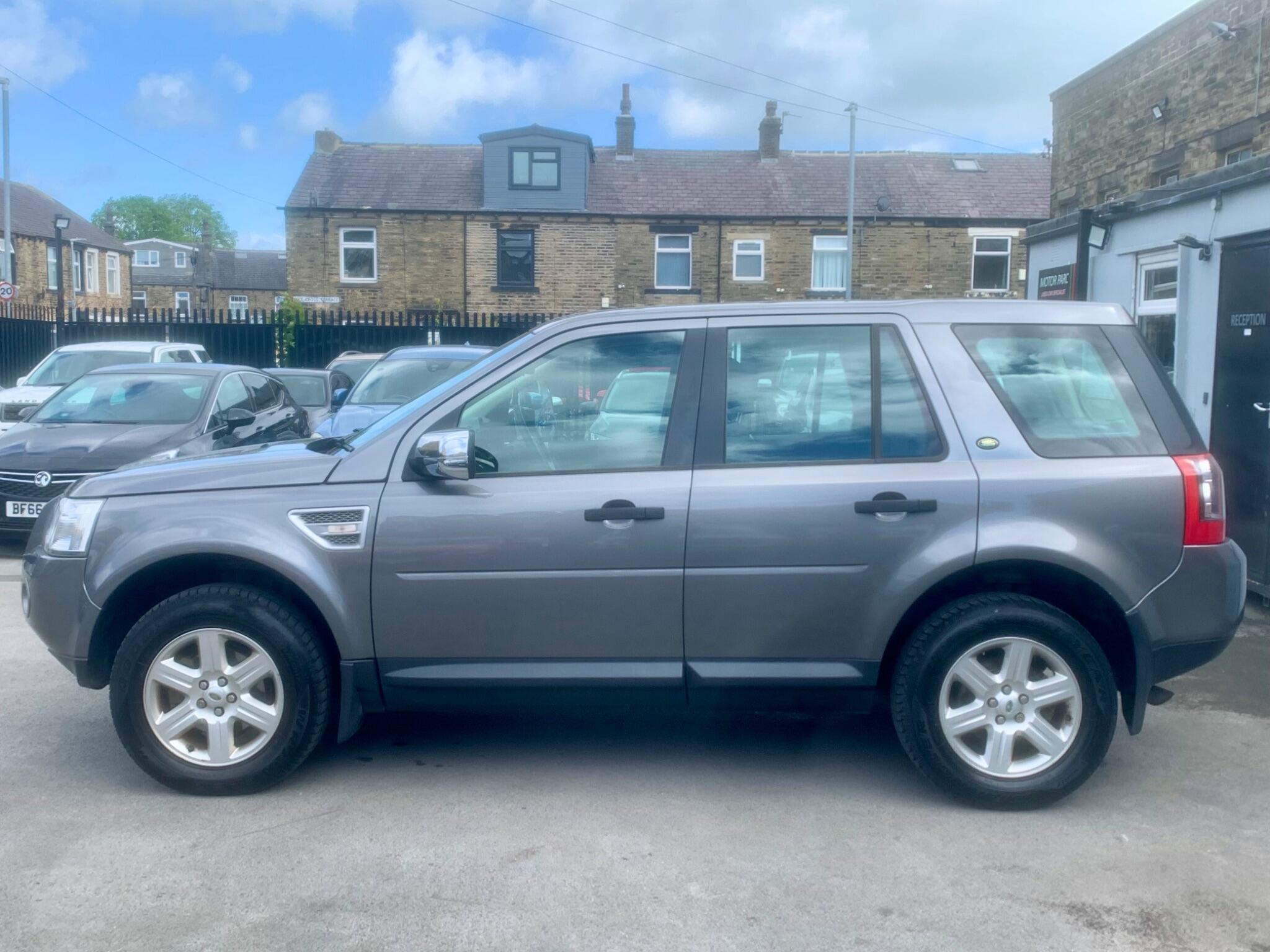 Land Rover Freelander 2 view 6