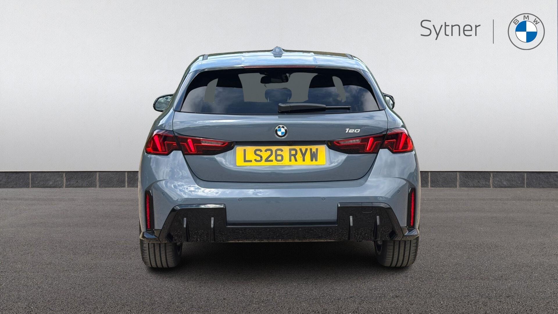 BMW 1 Series view 15
