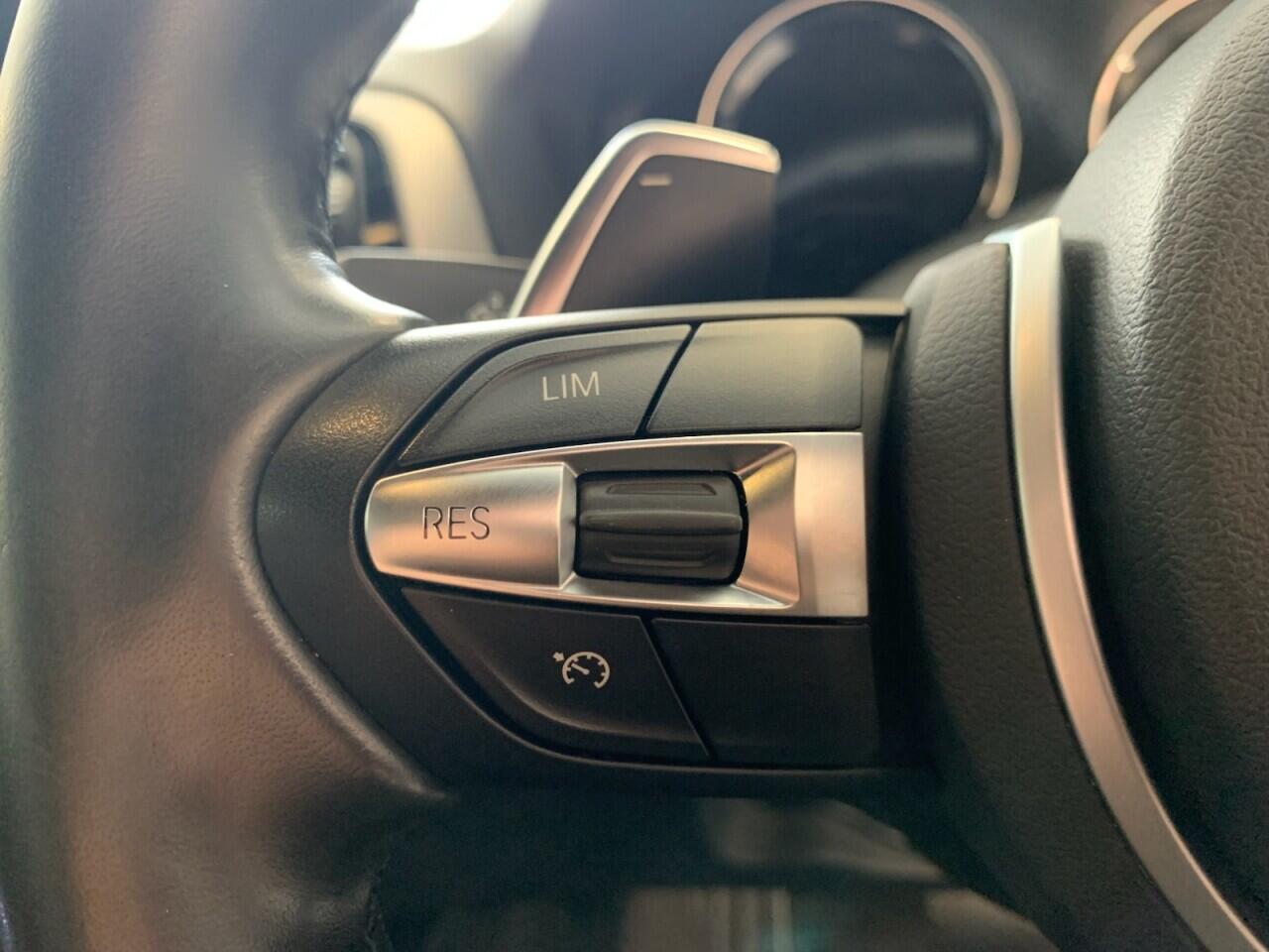 BMW 1 Series view 34