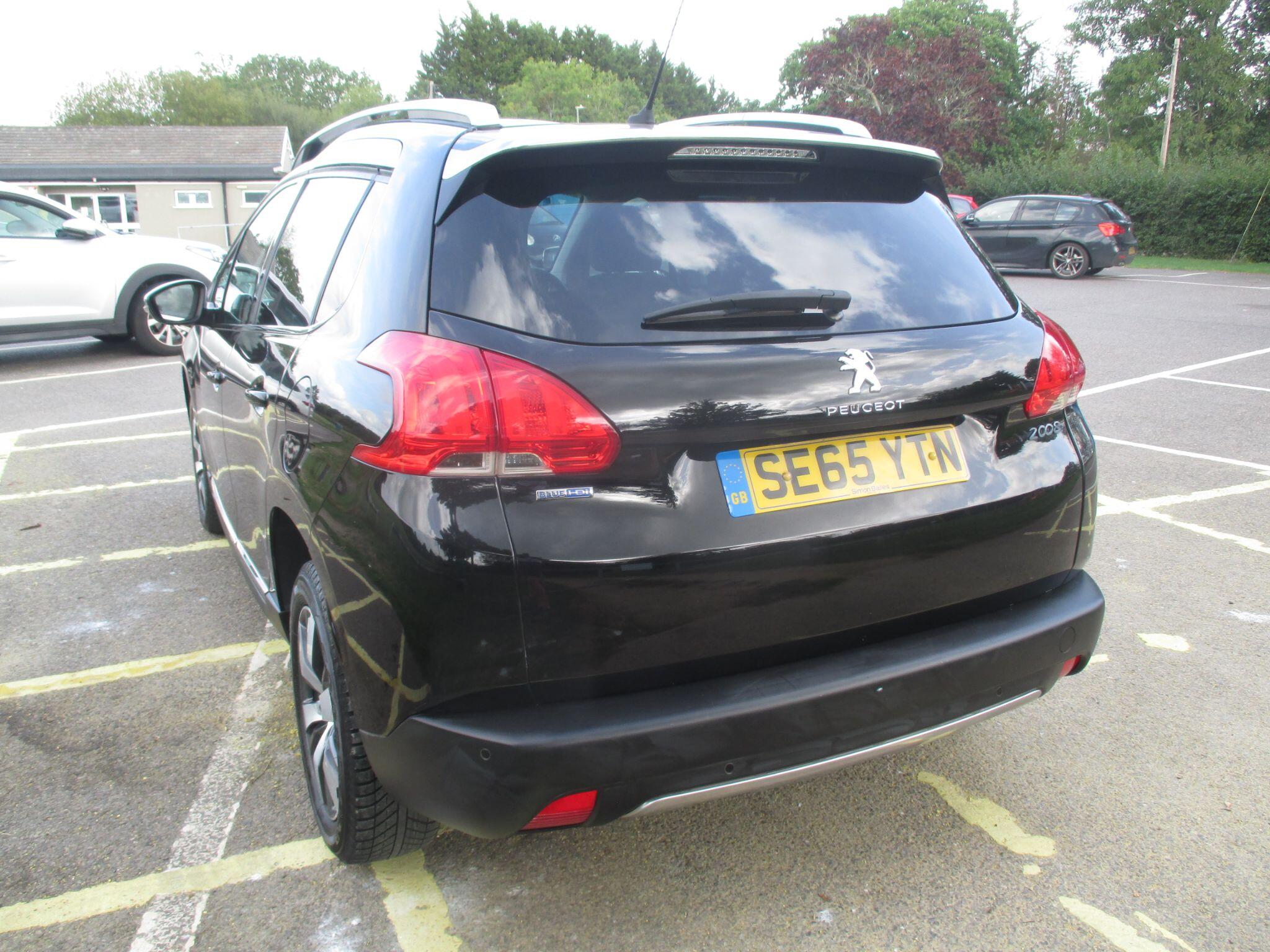 Peugeot 2008 view 12