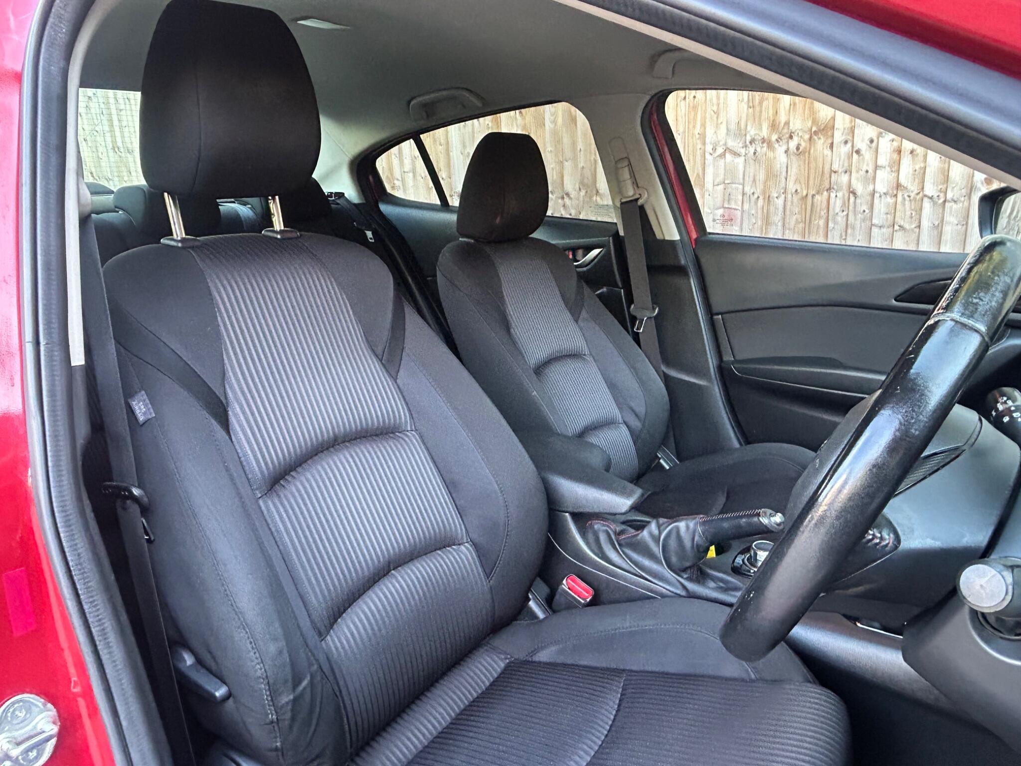 Mazda Mazda3 view 27