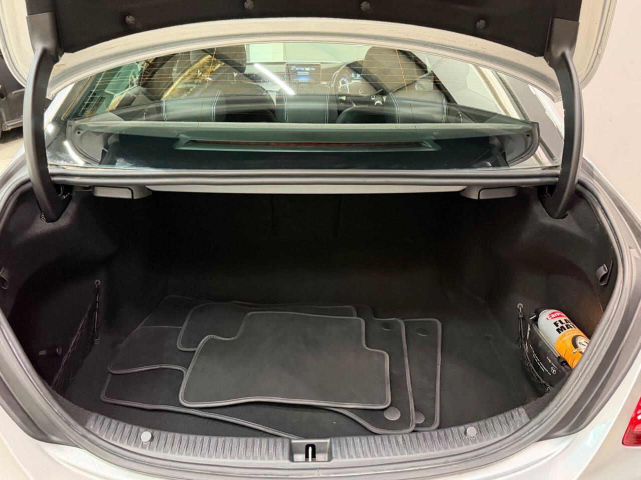 Mercedes-Benz C Class view 24