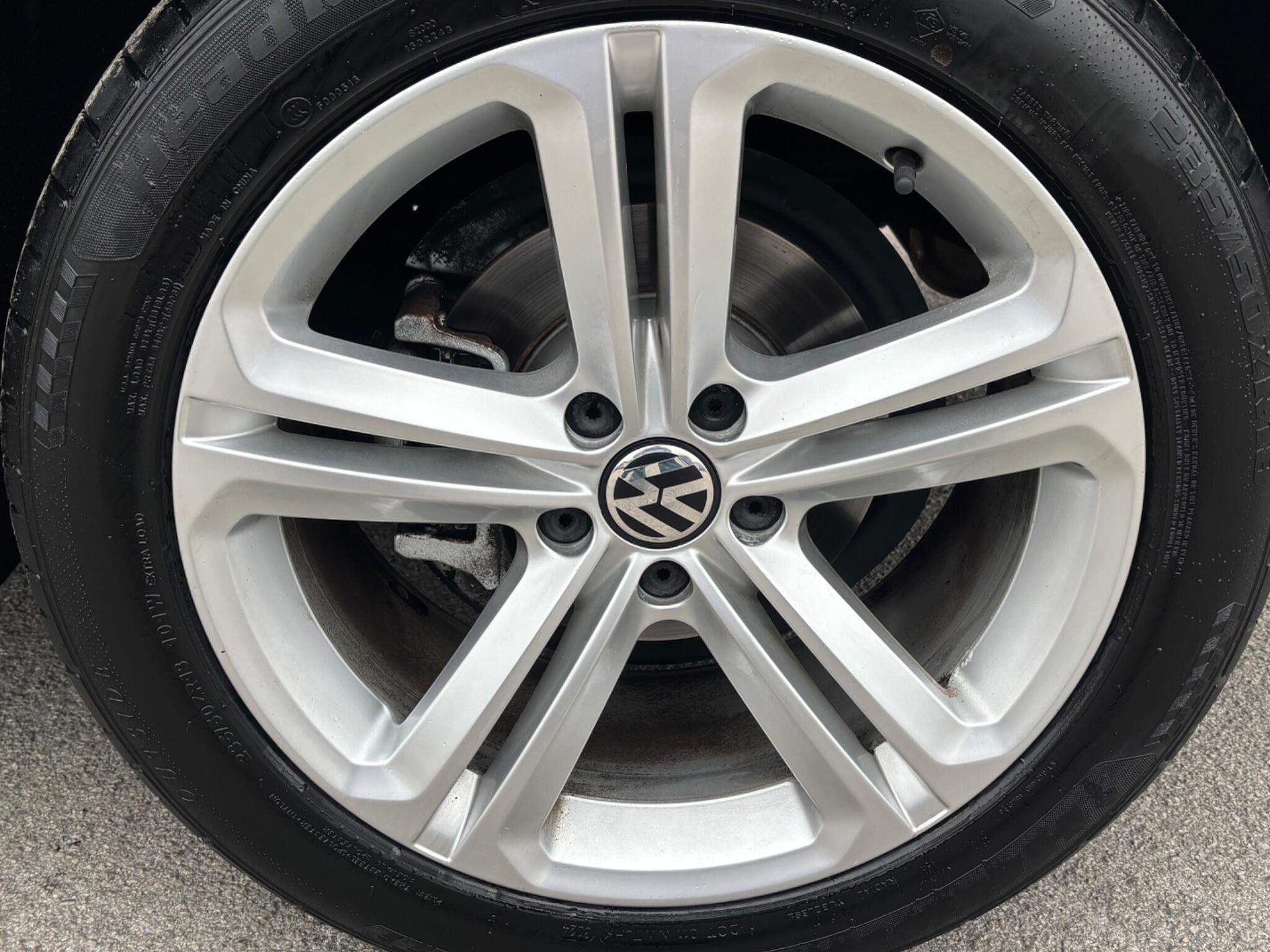Volkswagen Tiguan view 23