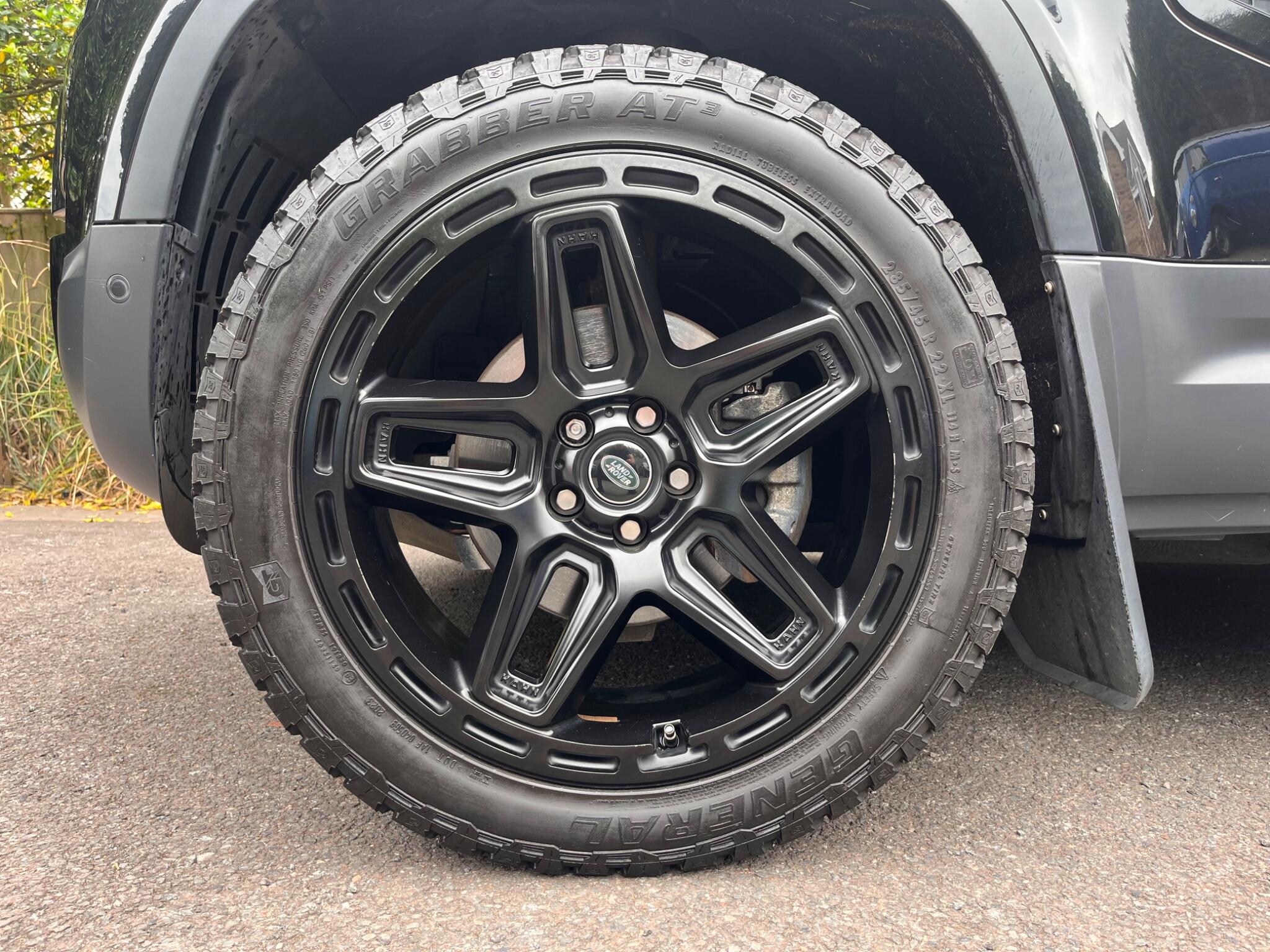 Land Rover Defender view 47