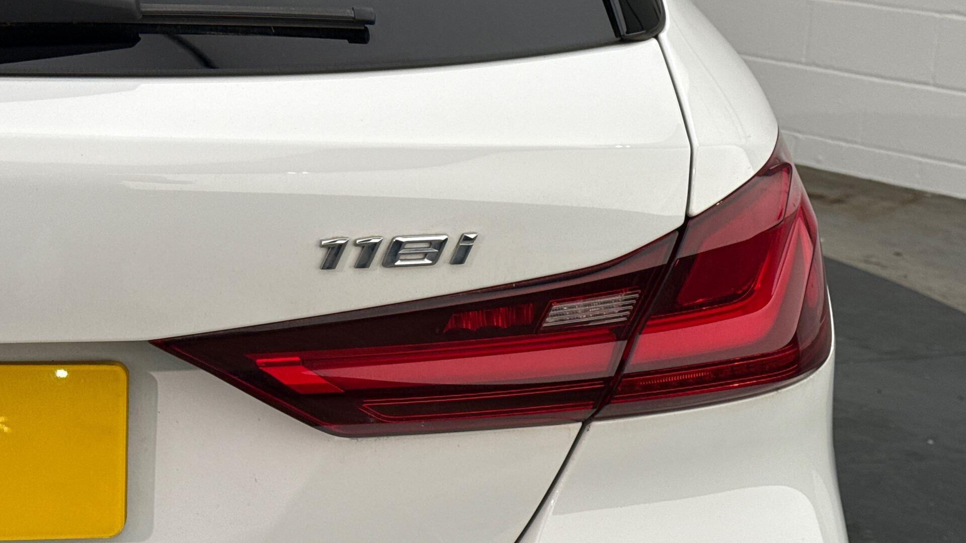 BMW 1 Series view 22