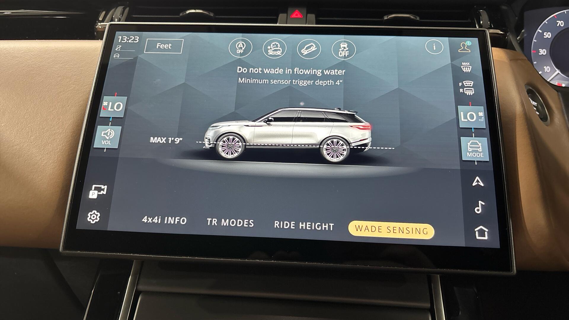 Land Rover Range Rover Velar view 58
