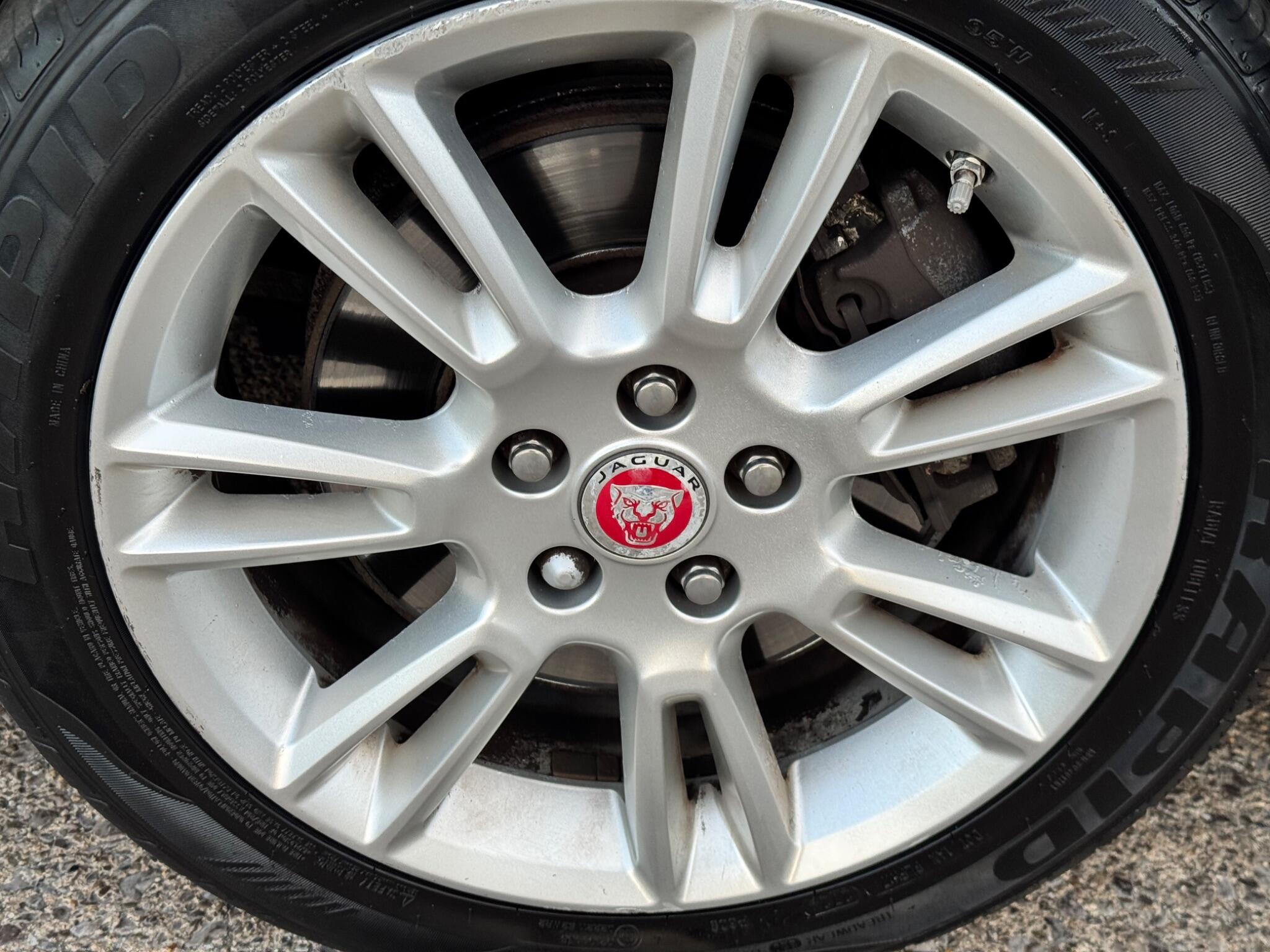 Jaguar Xe view 31