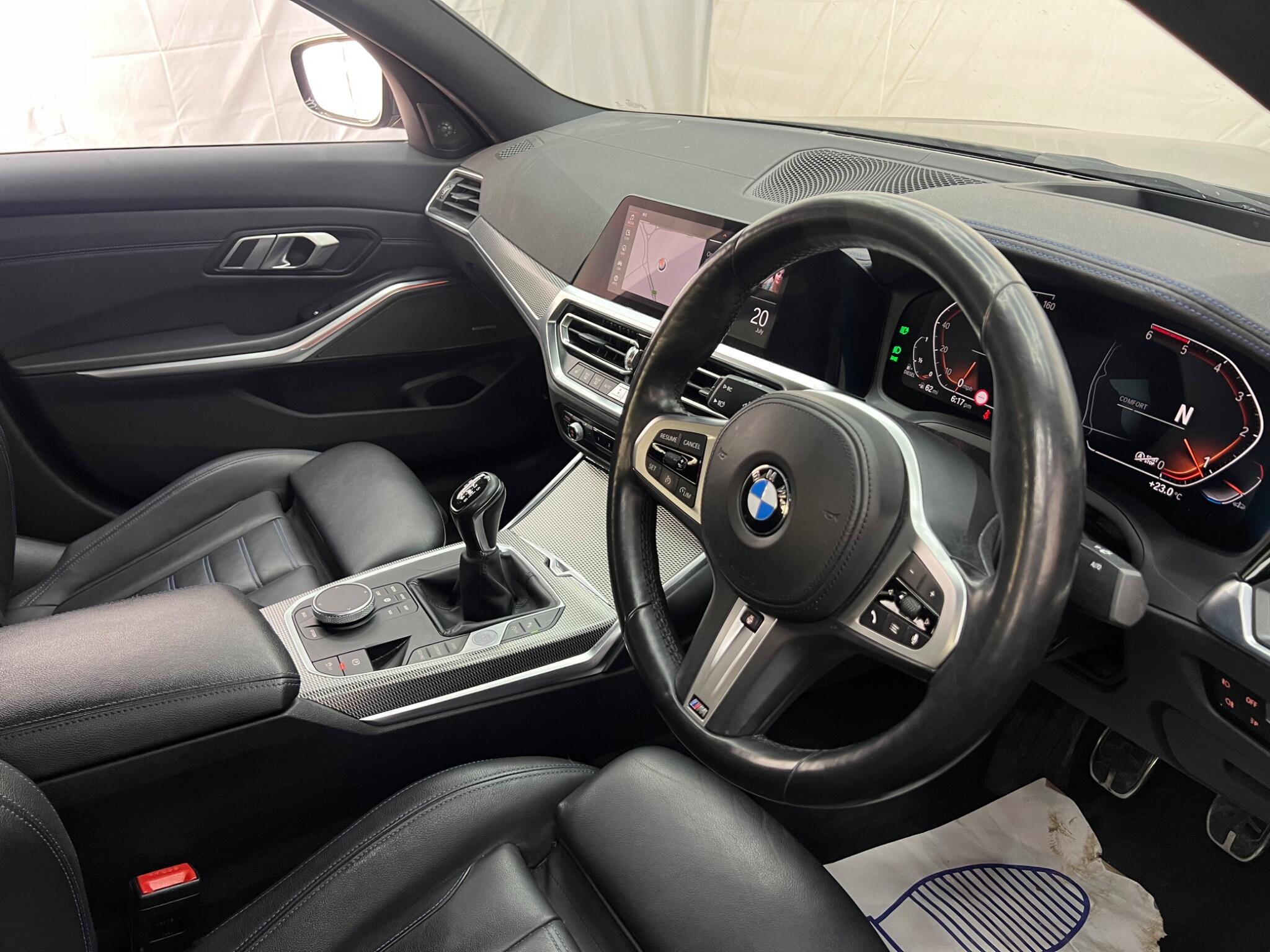 BMW 3 Series view 15