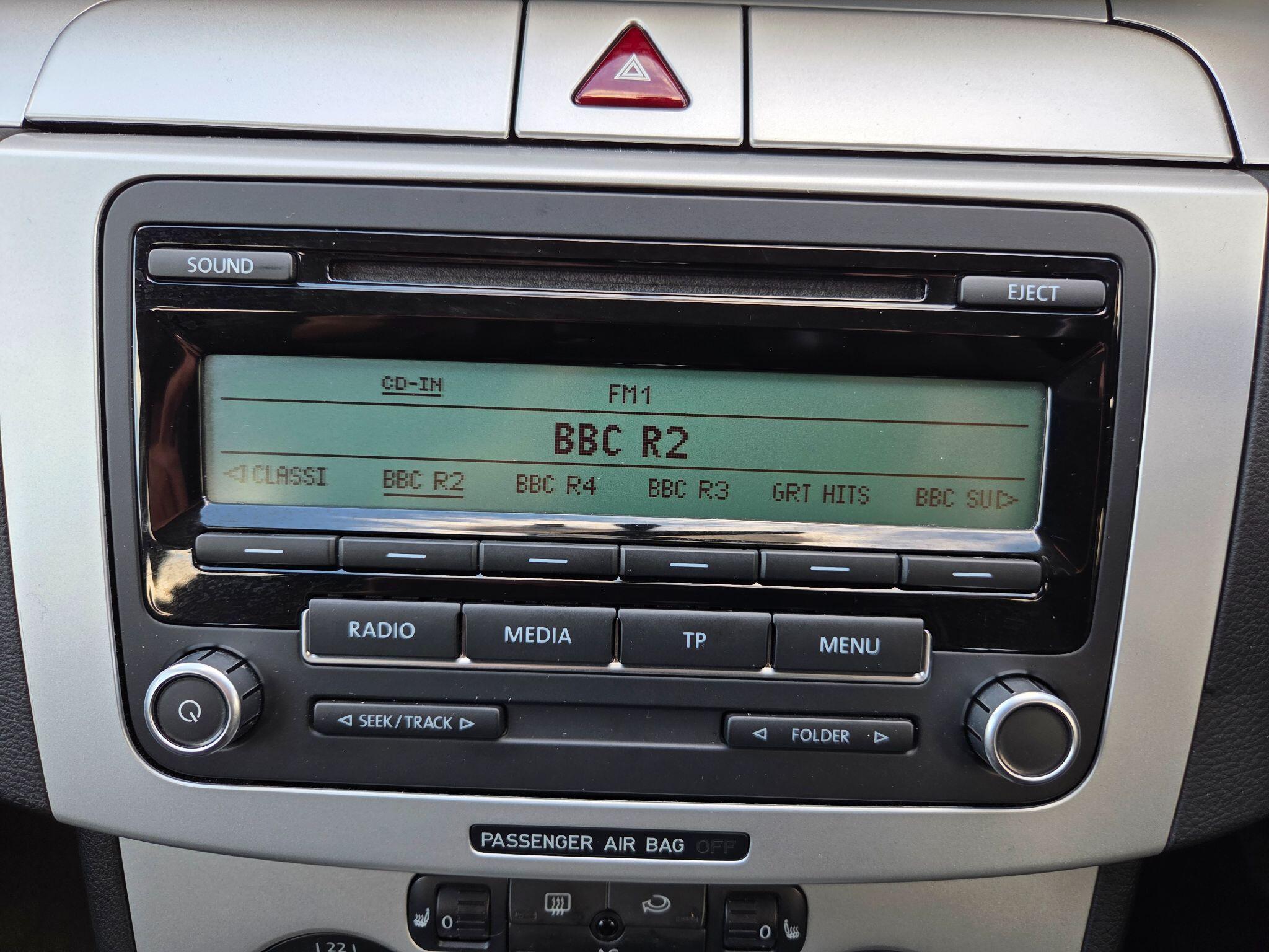 Volkswagen Passat view 20