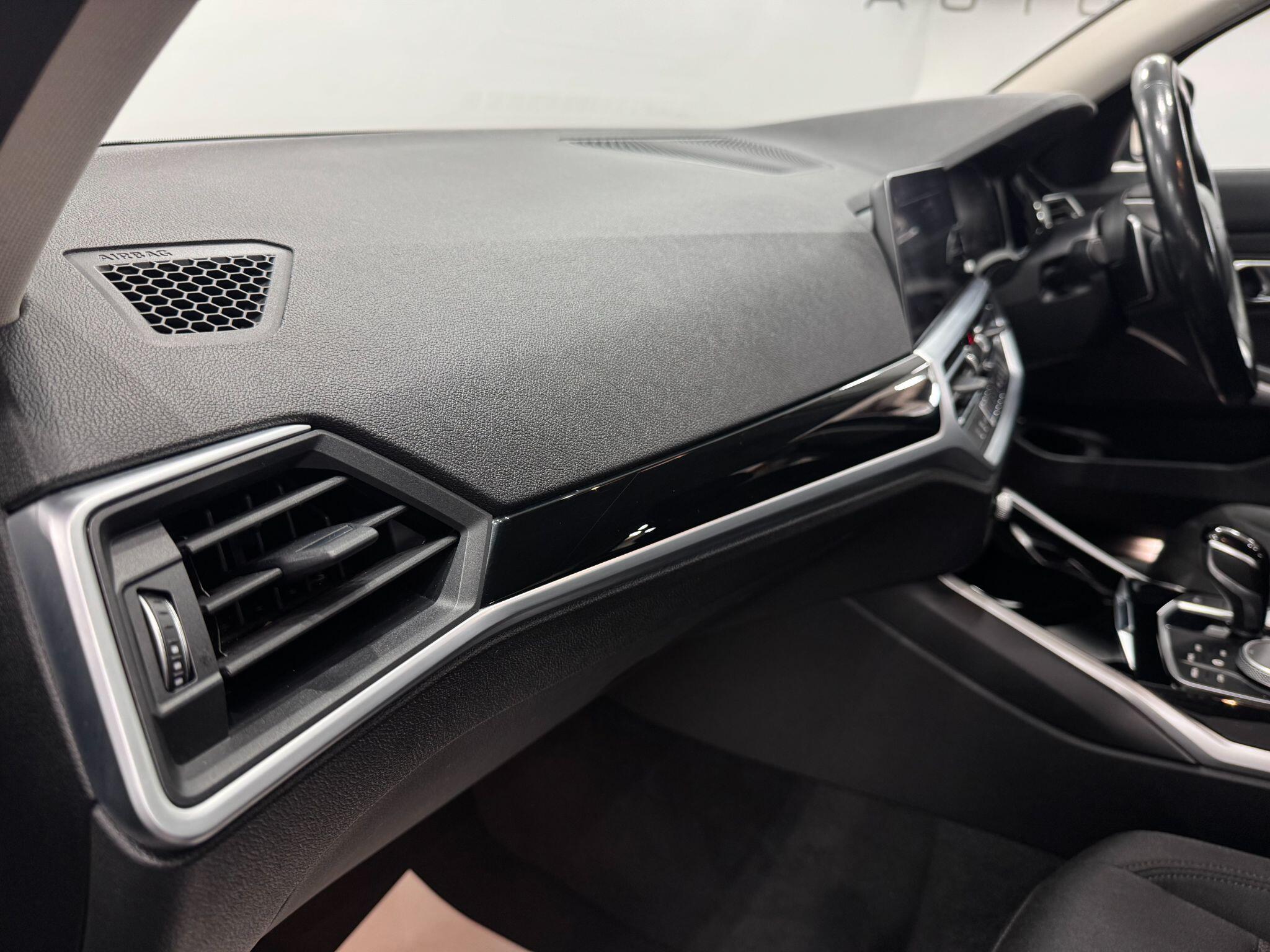 BMW 3 Series view 56