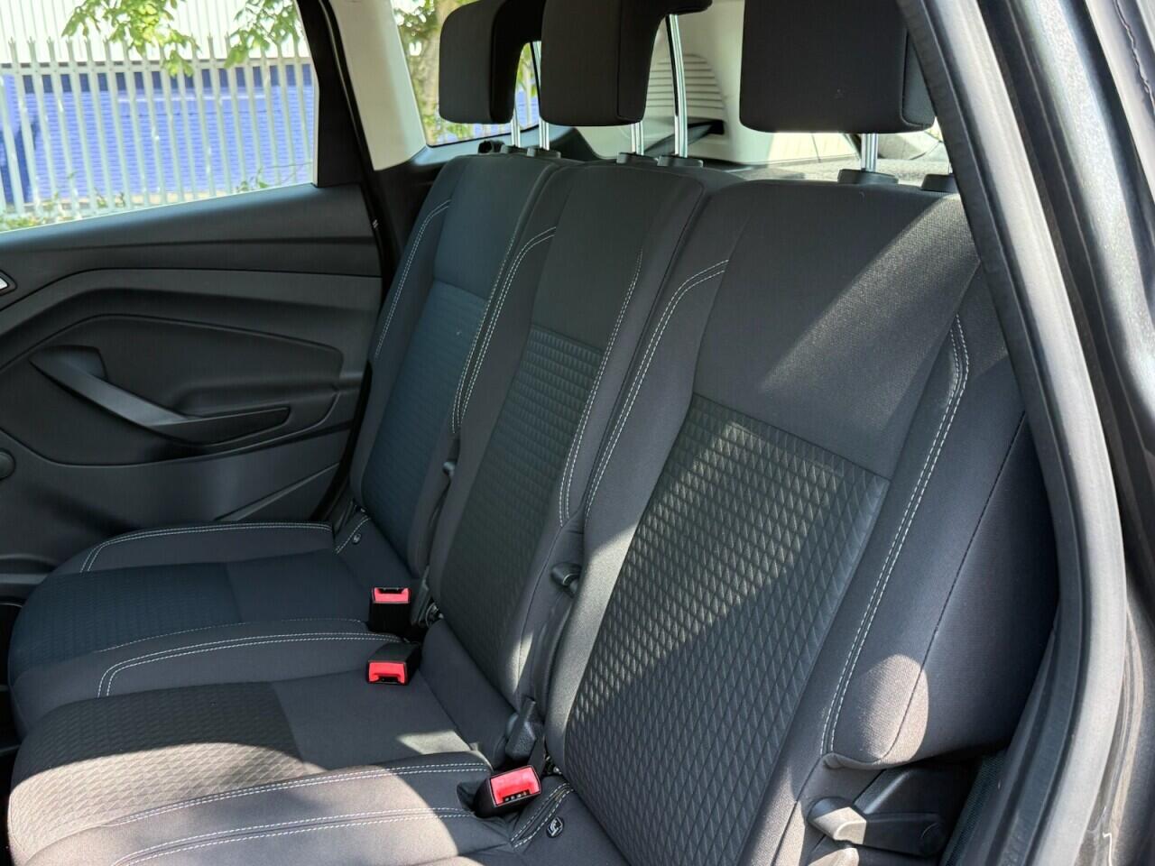 Ford C-Max view 25