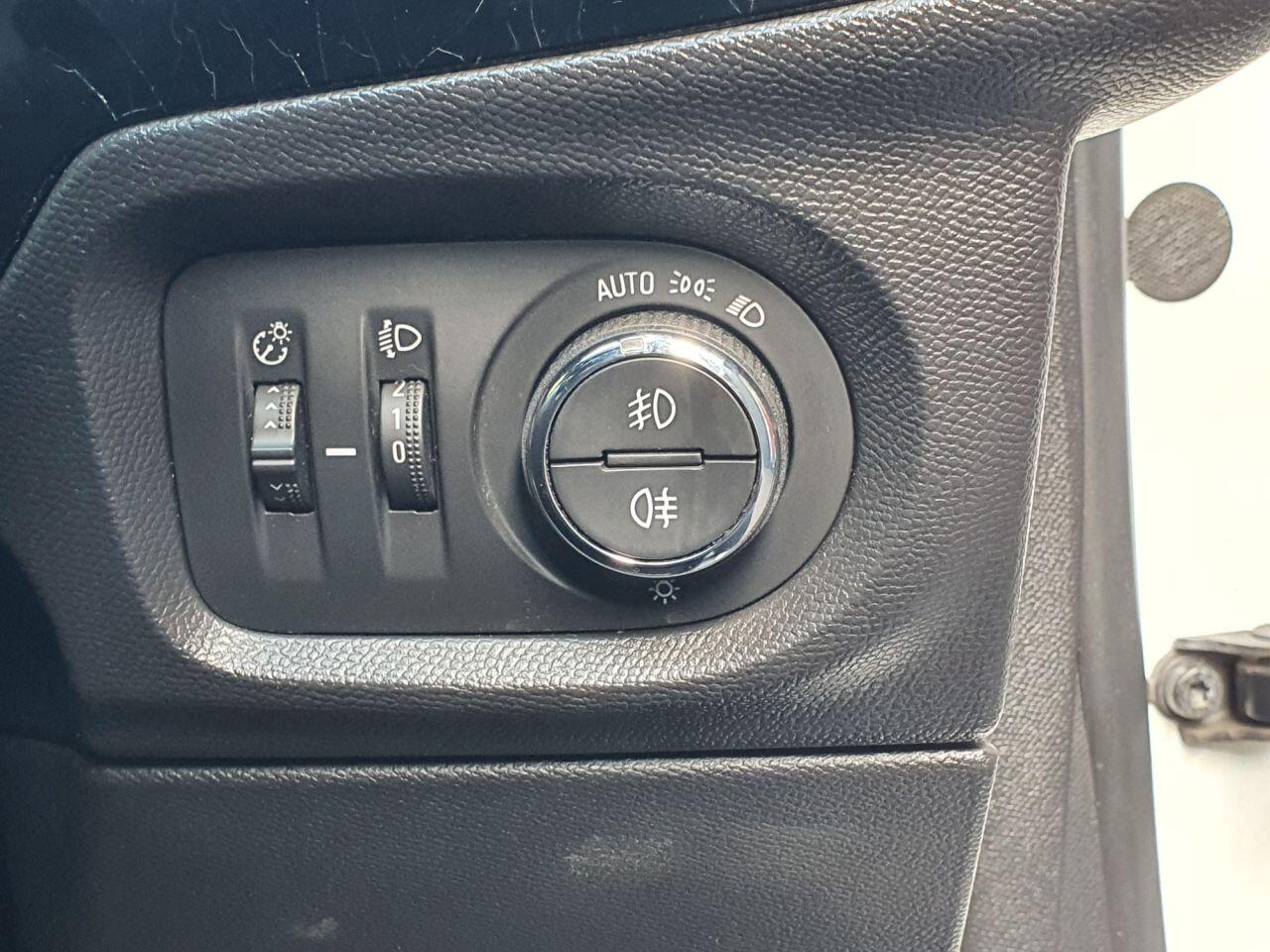 Vauxhall Corsa view 29