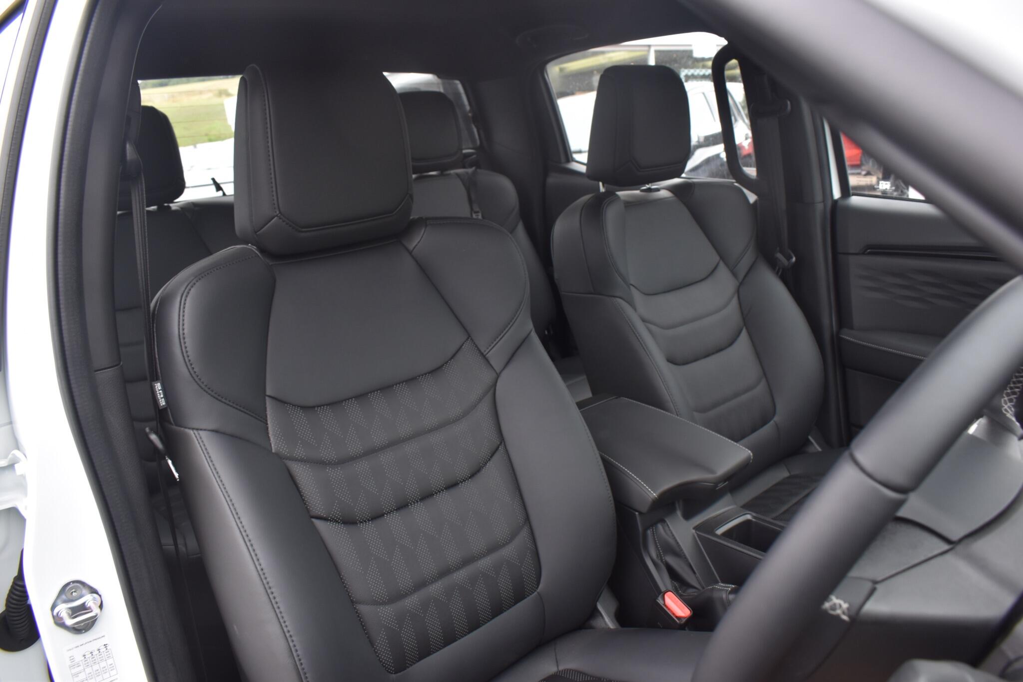 D-Max - 1.9 TD V-Cross Auto 4WD Euro 6 (s/s) 4dr - Image 18