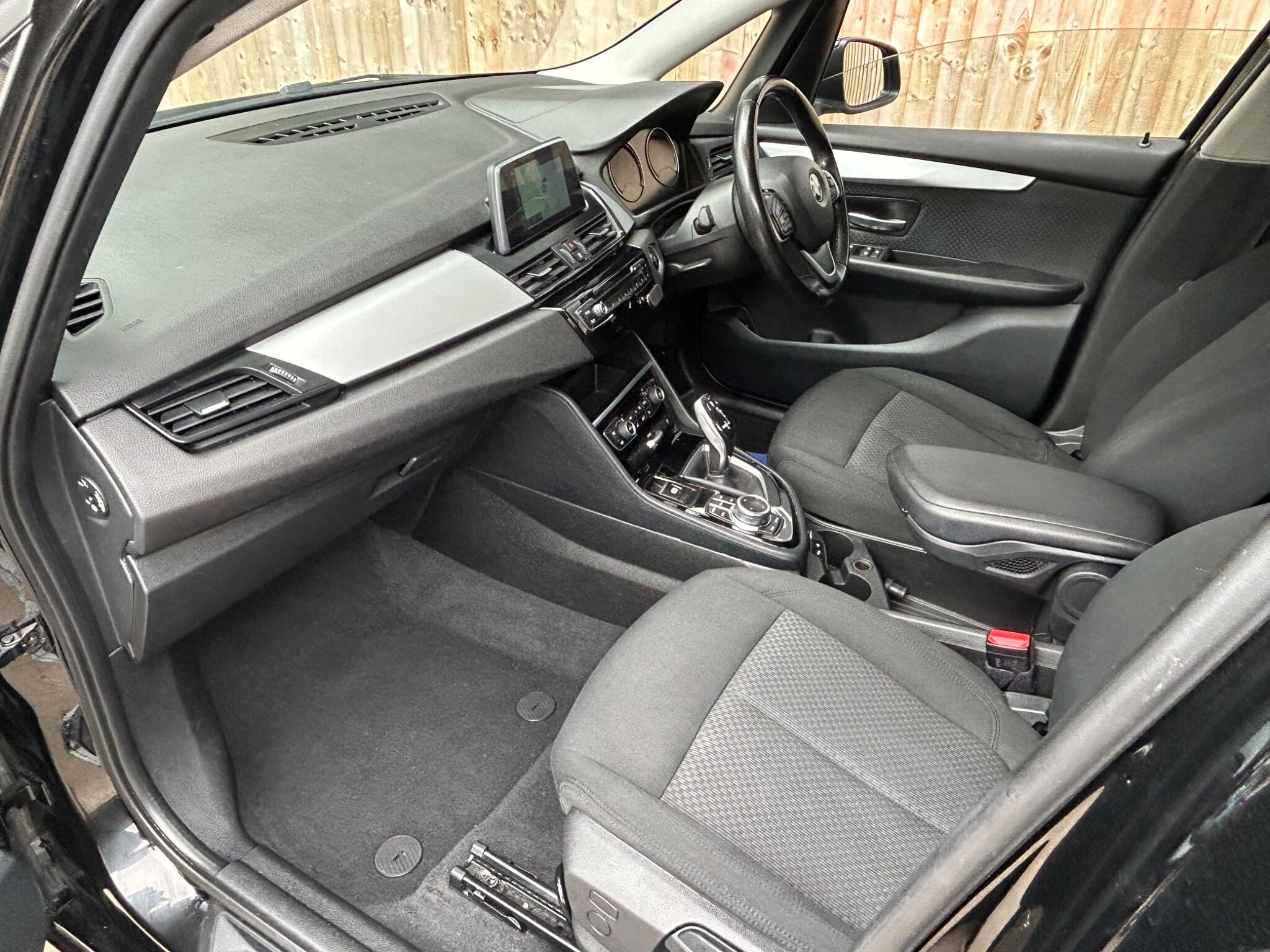 BMW 2 Series view 35