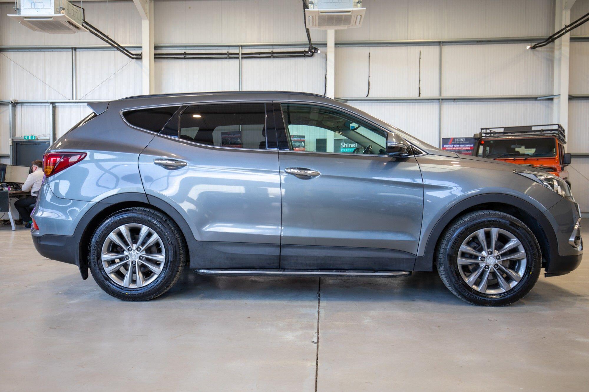 Hyundai Santa Fe view 16