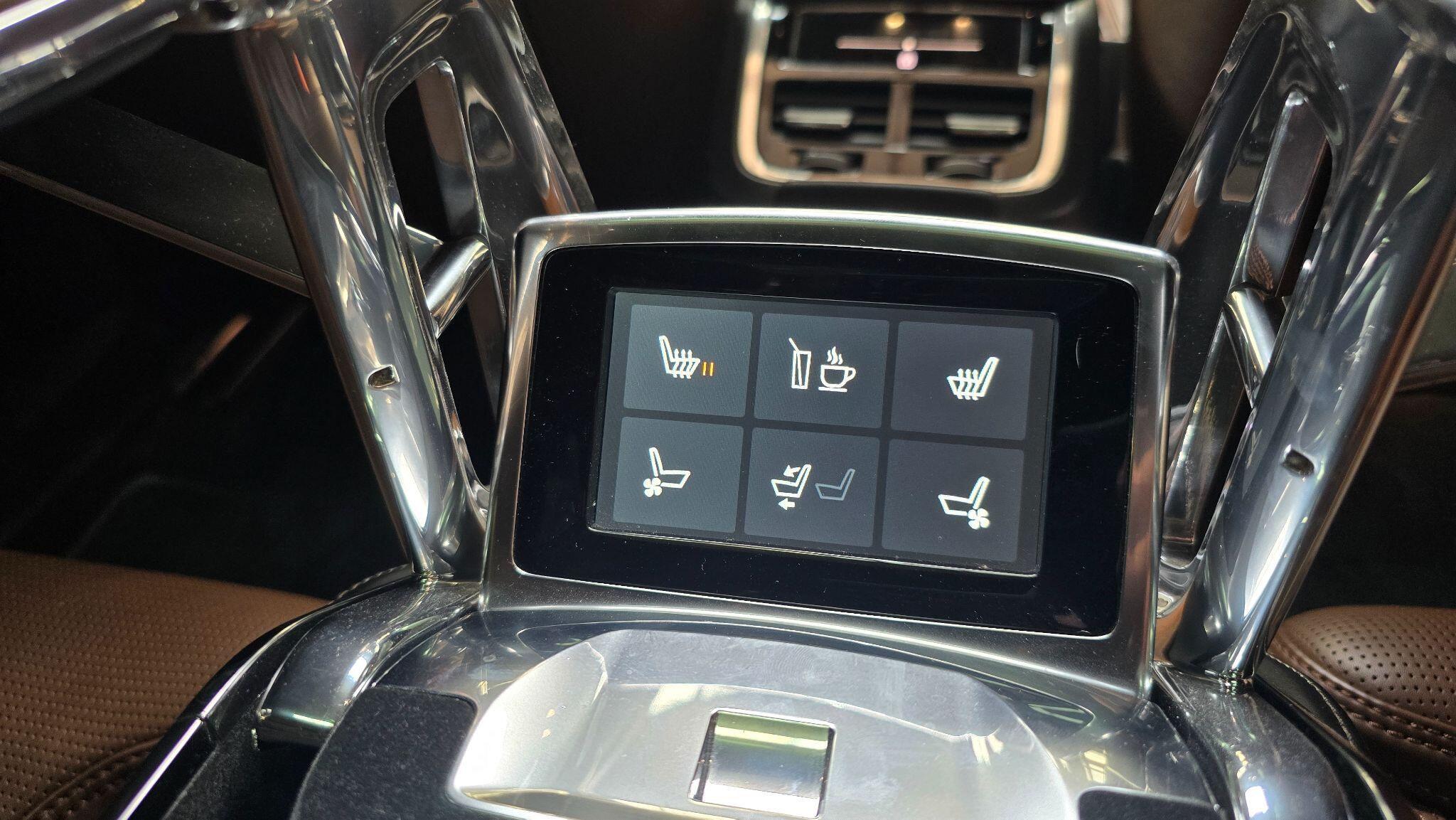 Volvo XC90 view 29