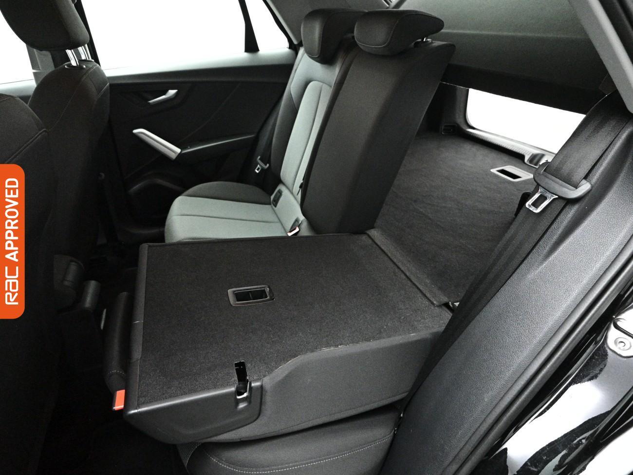 Audi Q2 view 25